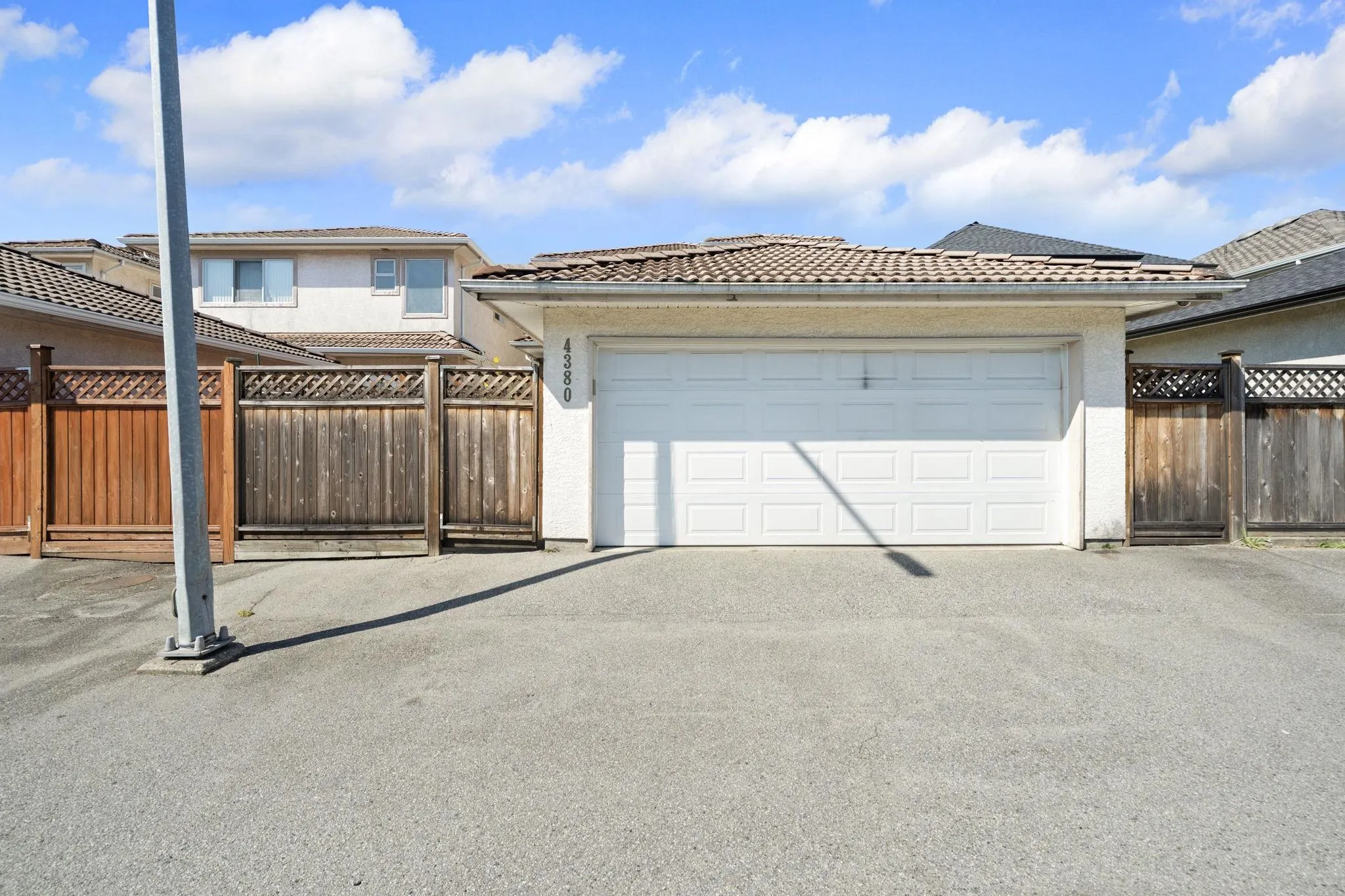 4380 No 5 Road