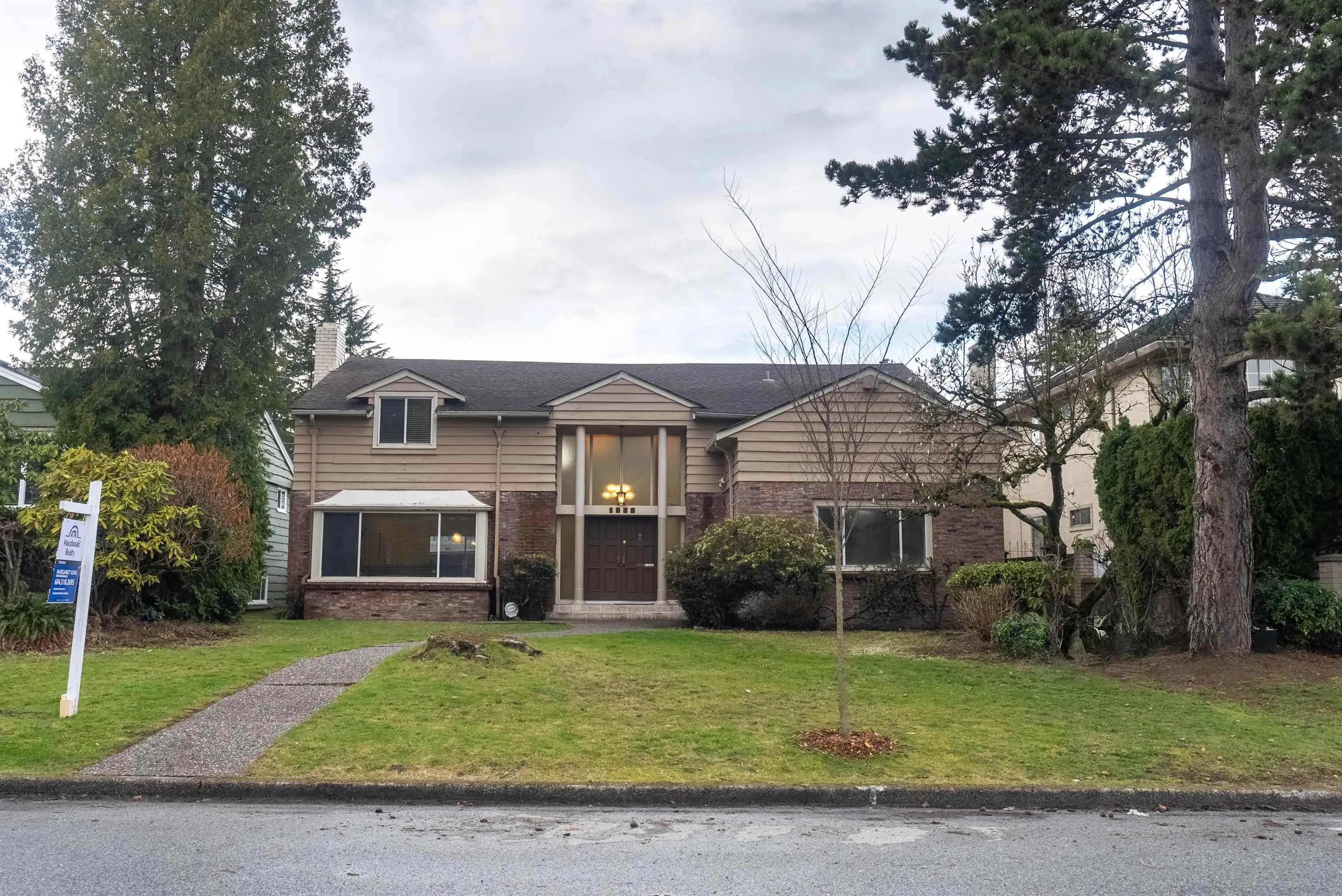1035 W 48th Avenue