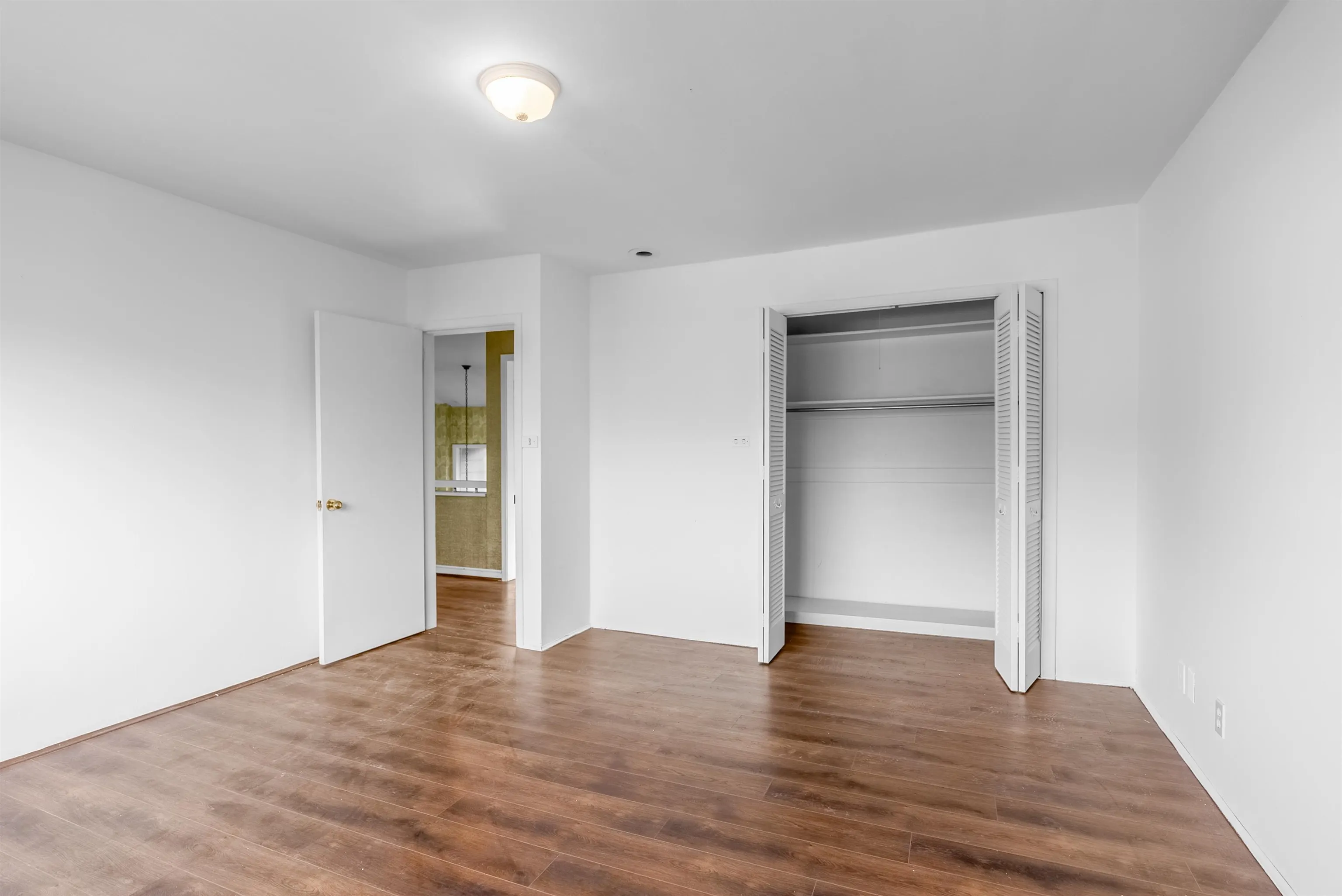 1035 W 48th Avenue