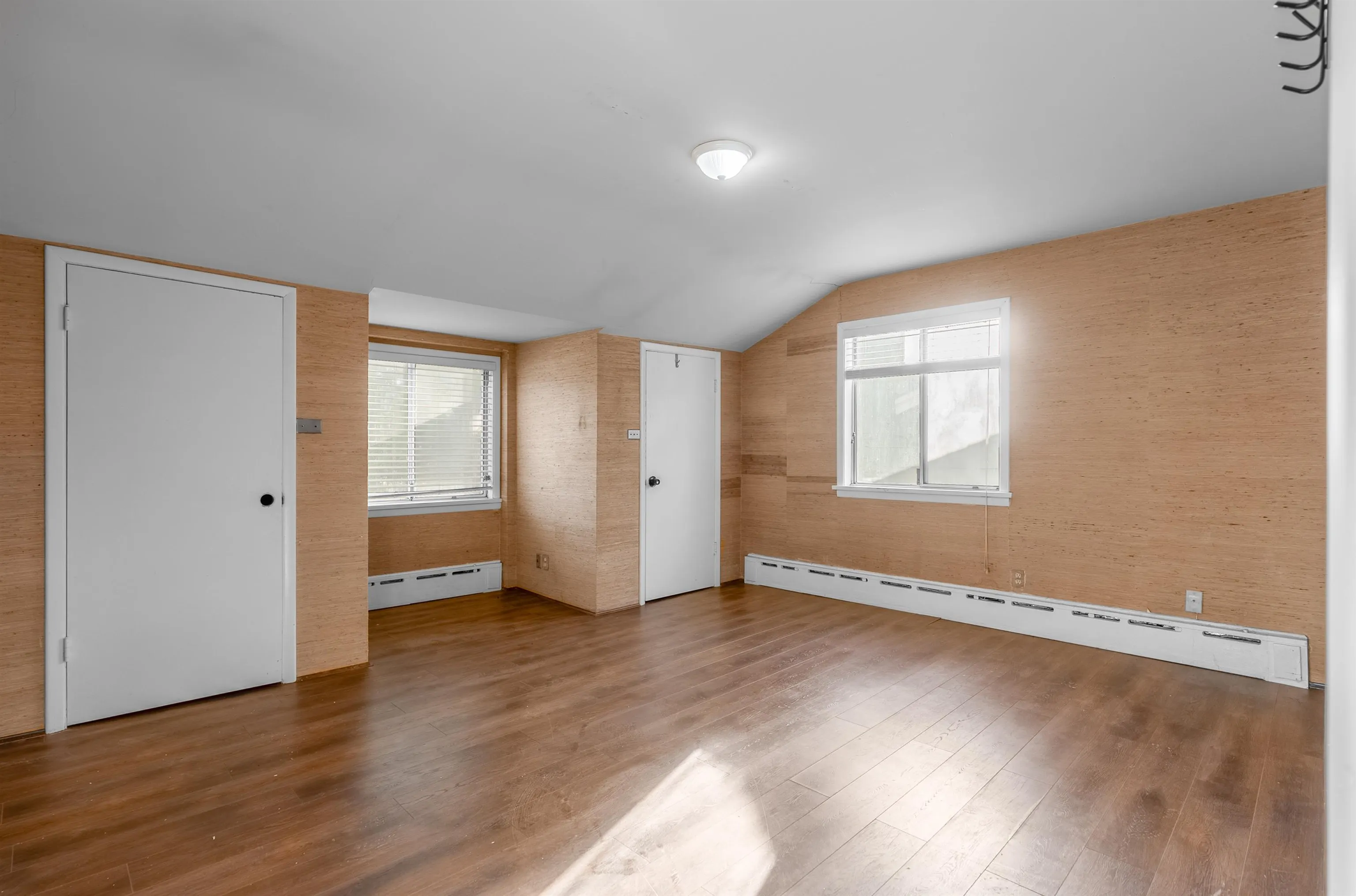 1035 W 48th Avenue
