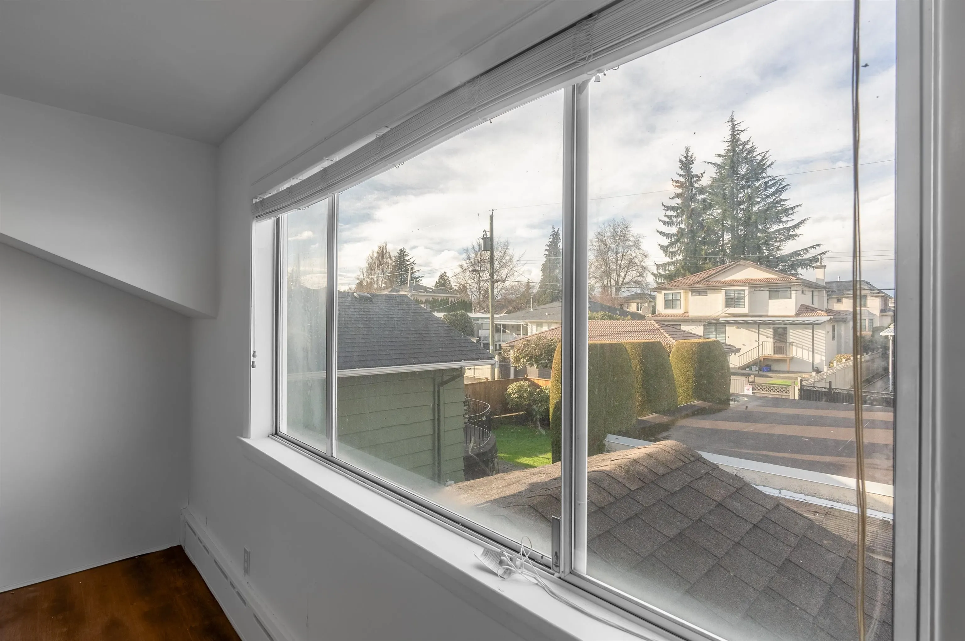 1035 W 48th Avenue