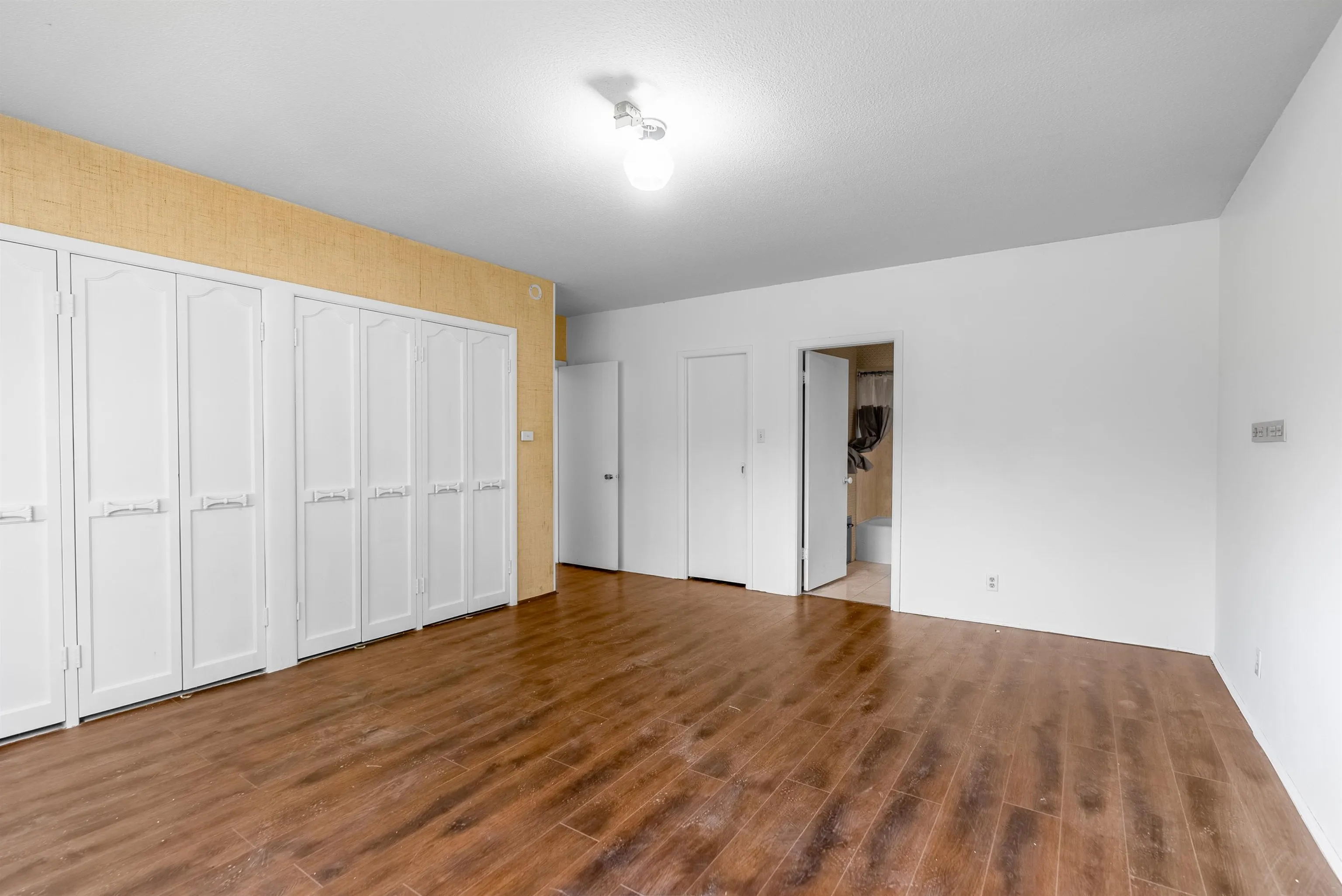 1035 W 48th Avenue