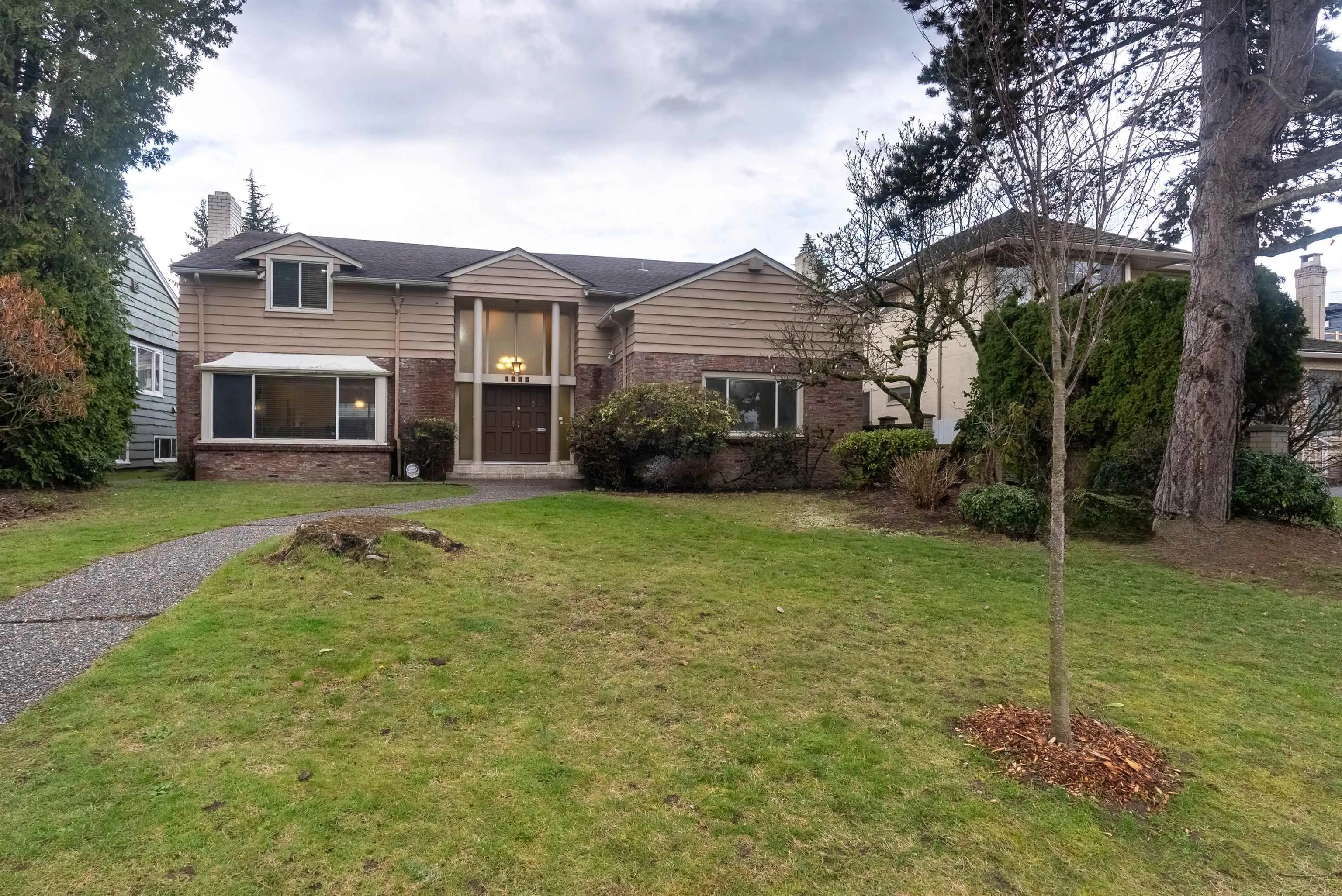 1035 W 48th Avenue