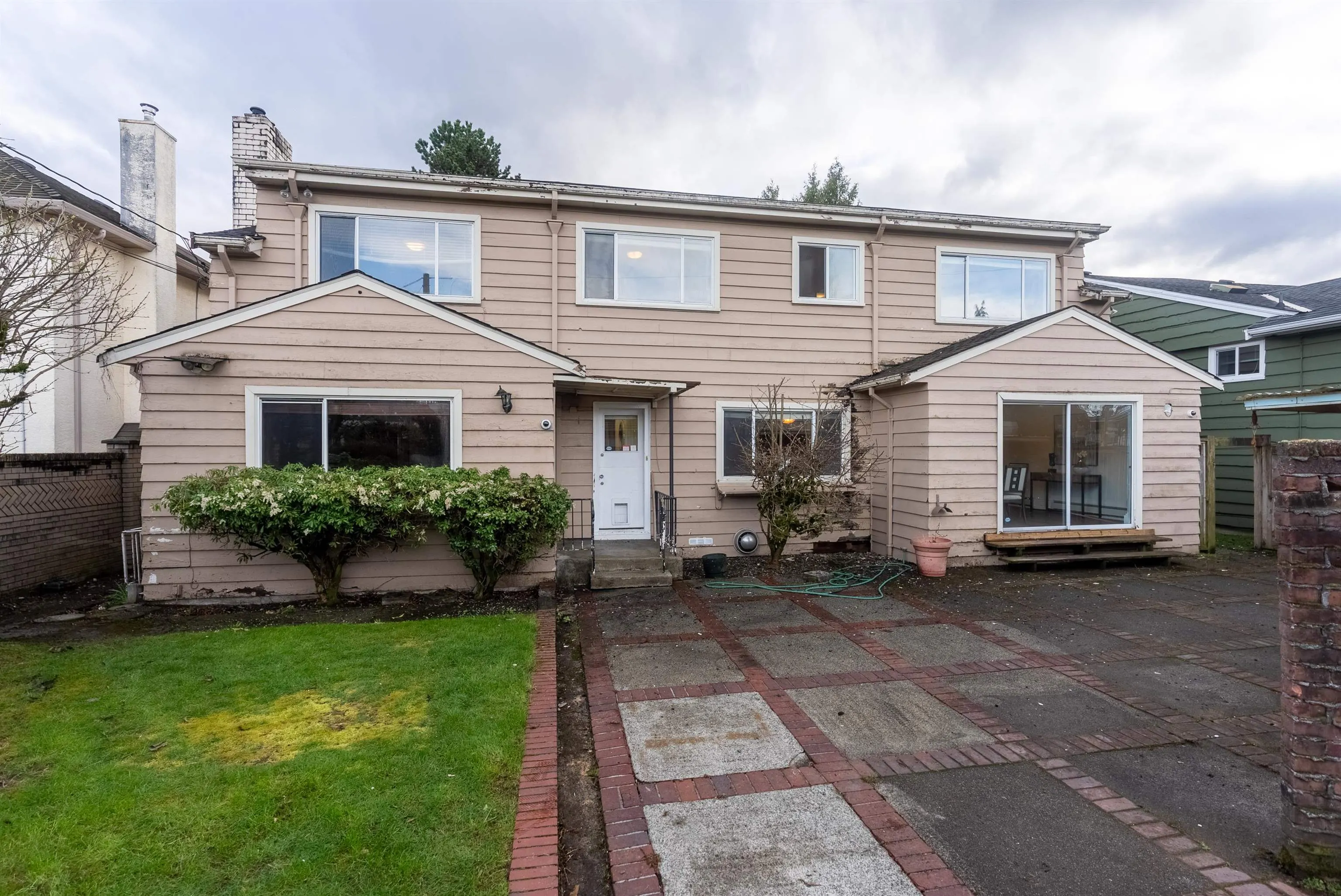 1035 W 48th Avenue