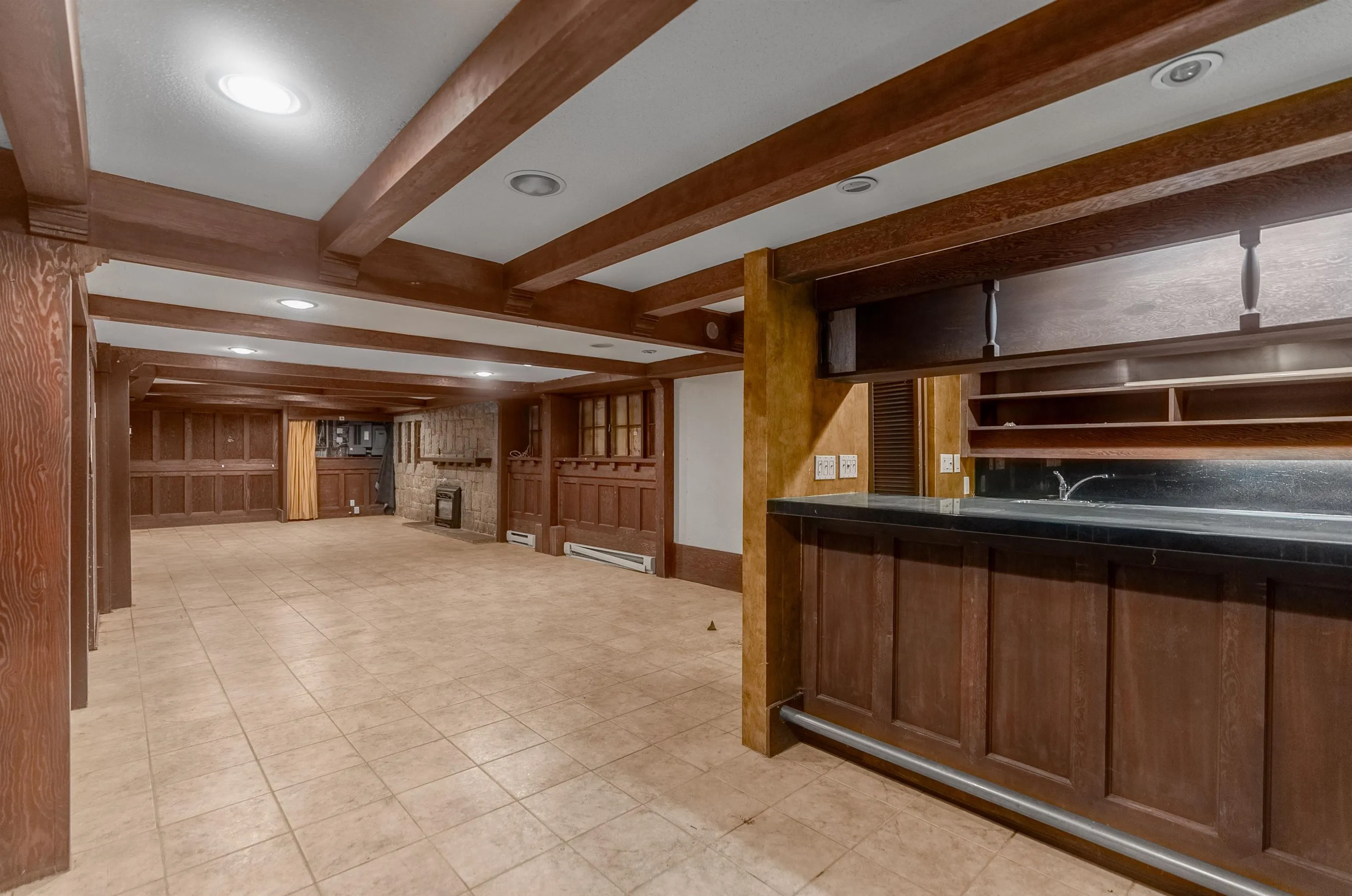 1035 W 48th Avenue