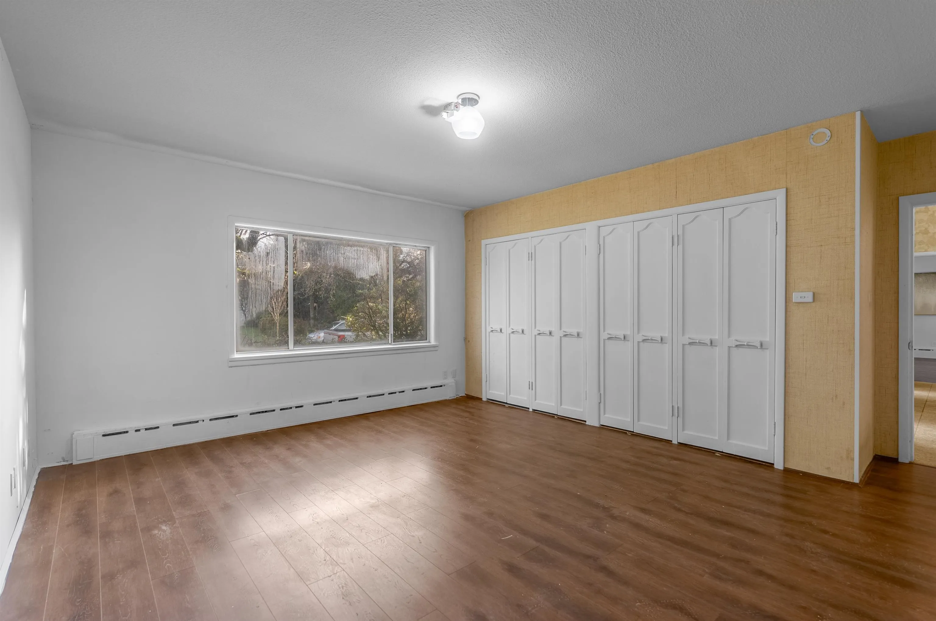 1035 W 48th Avenue