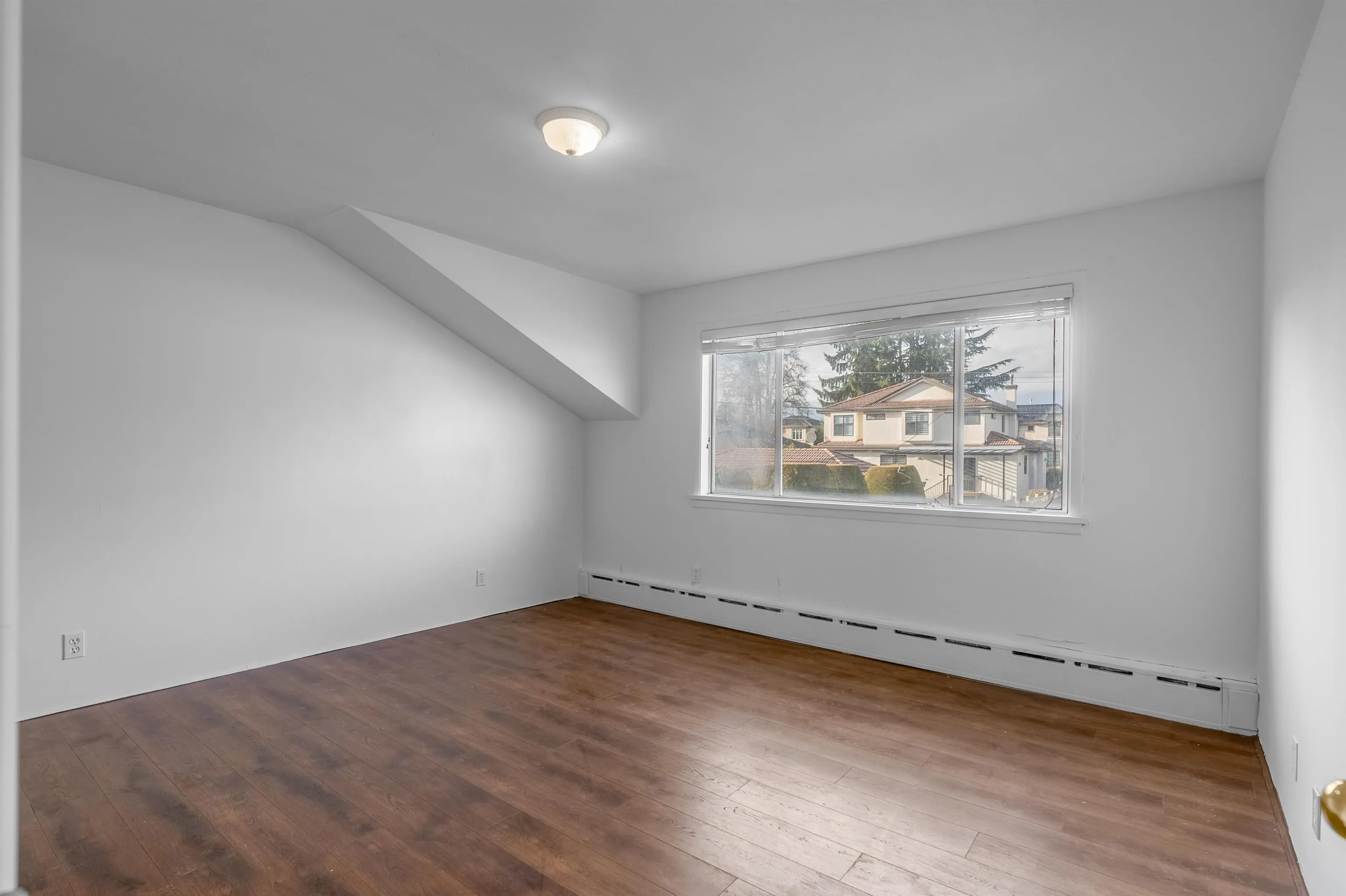1035 W 48th Avenue