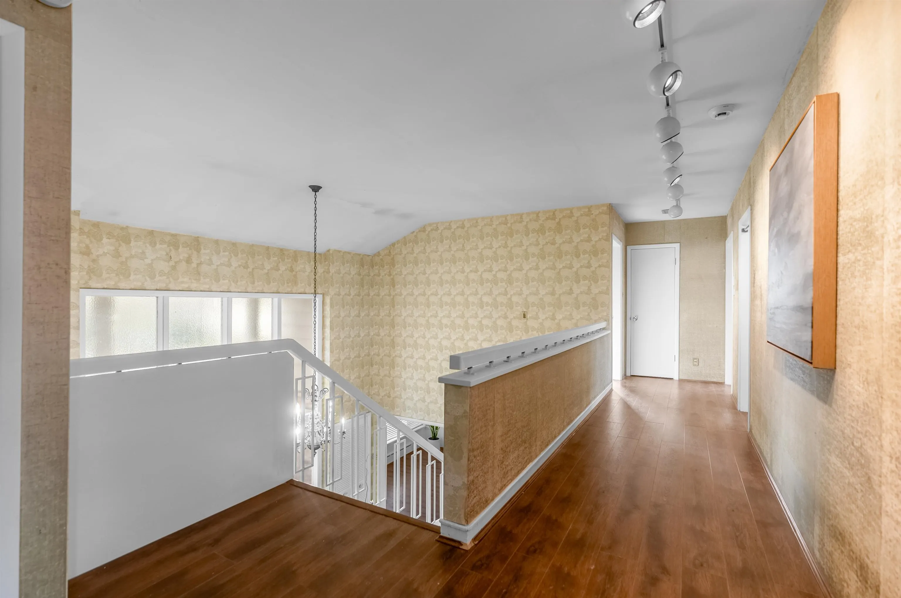 1035 W 48th Avenue