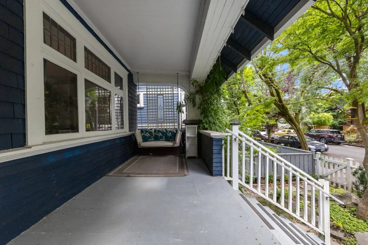 2220 Stephens Street