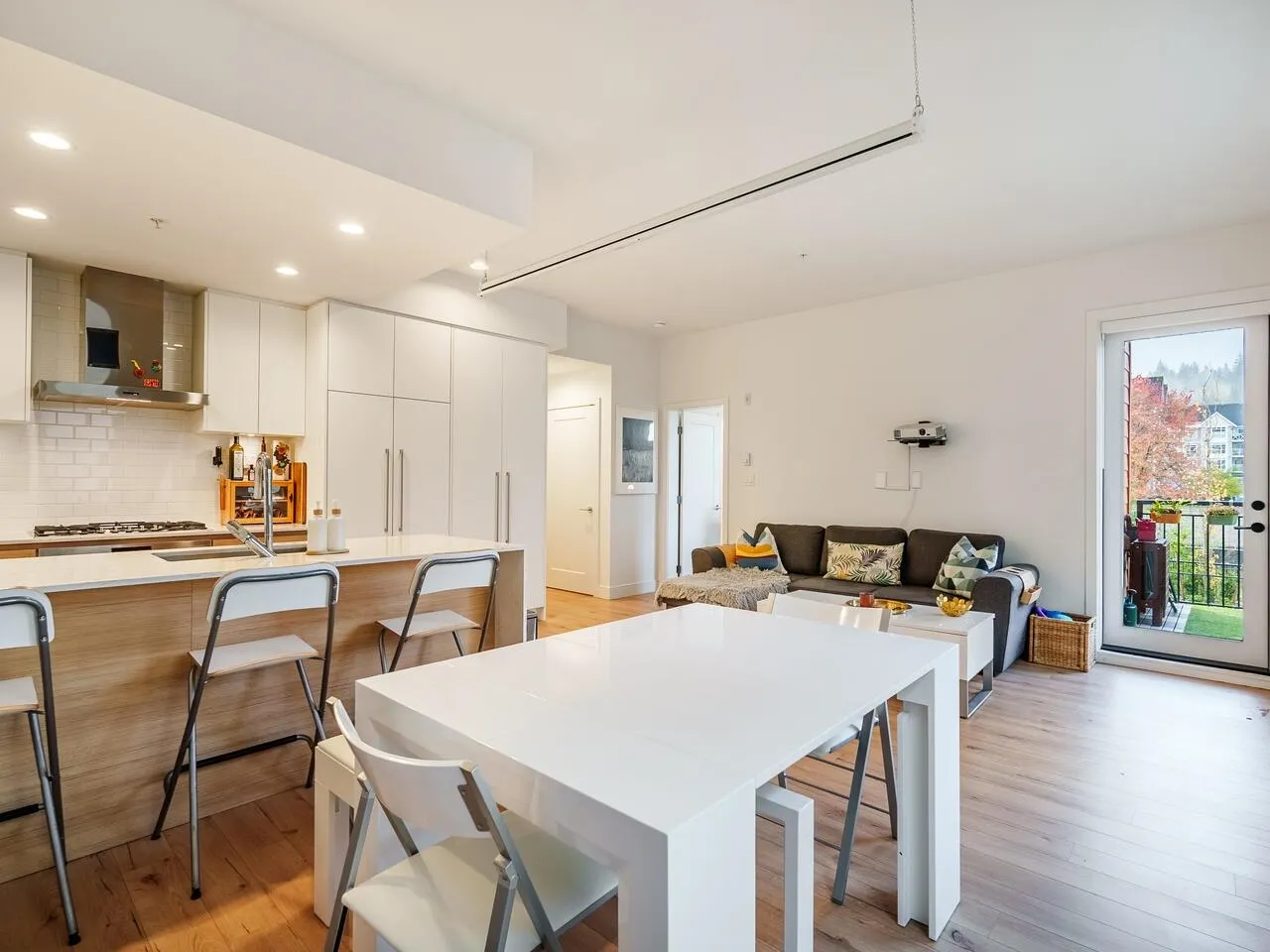 329 55 Klahanie Drive