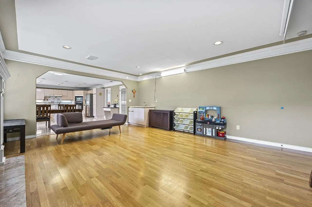 4131 Blundell Road