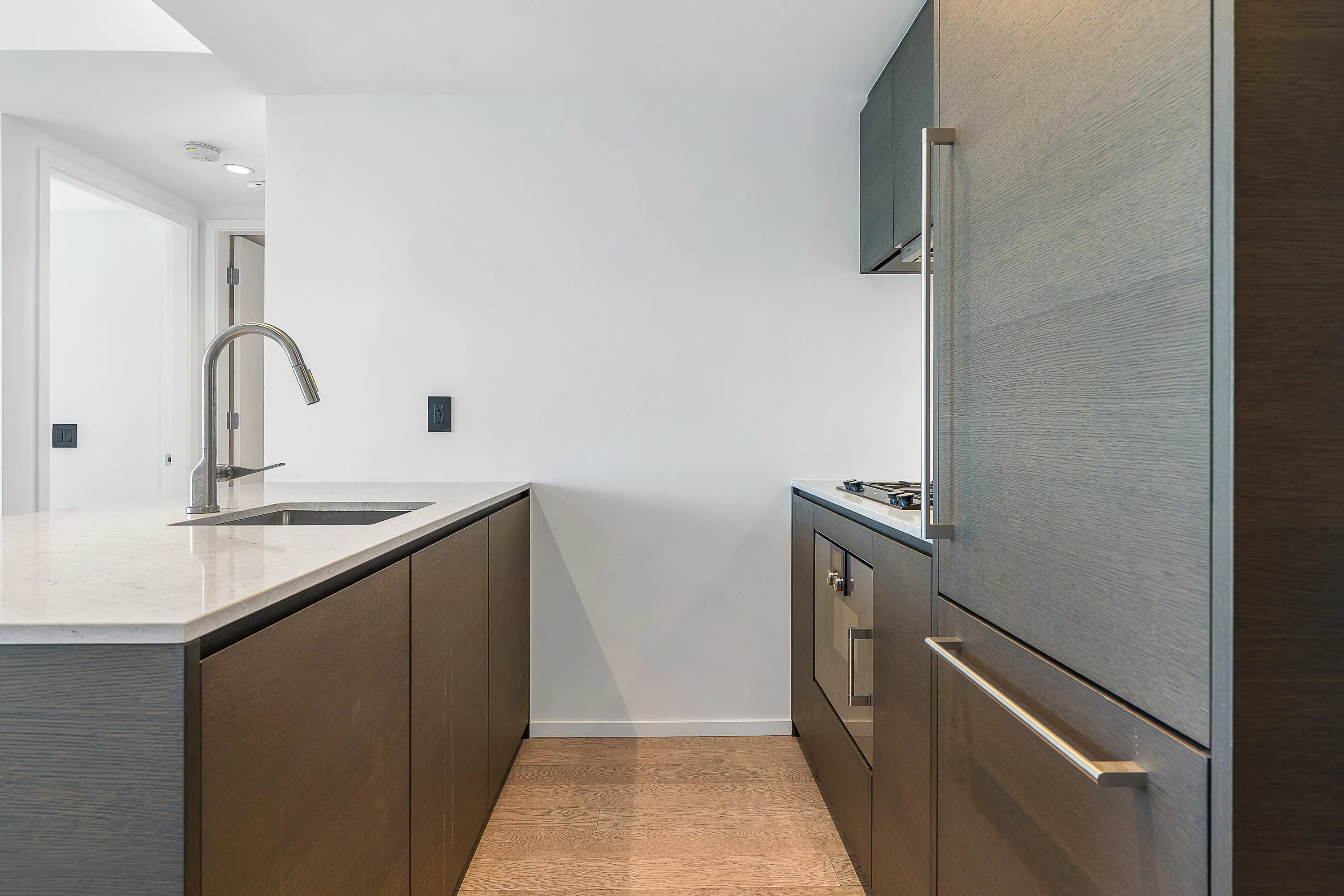 2104 1482 Robson Street