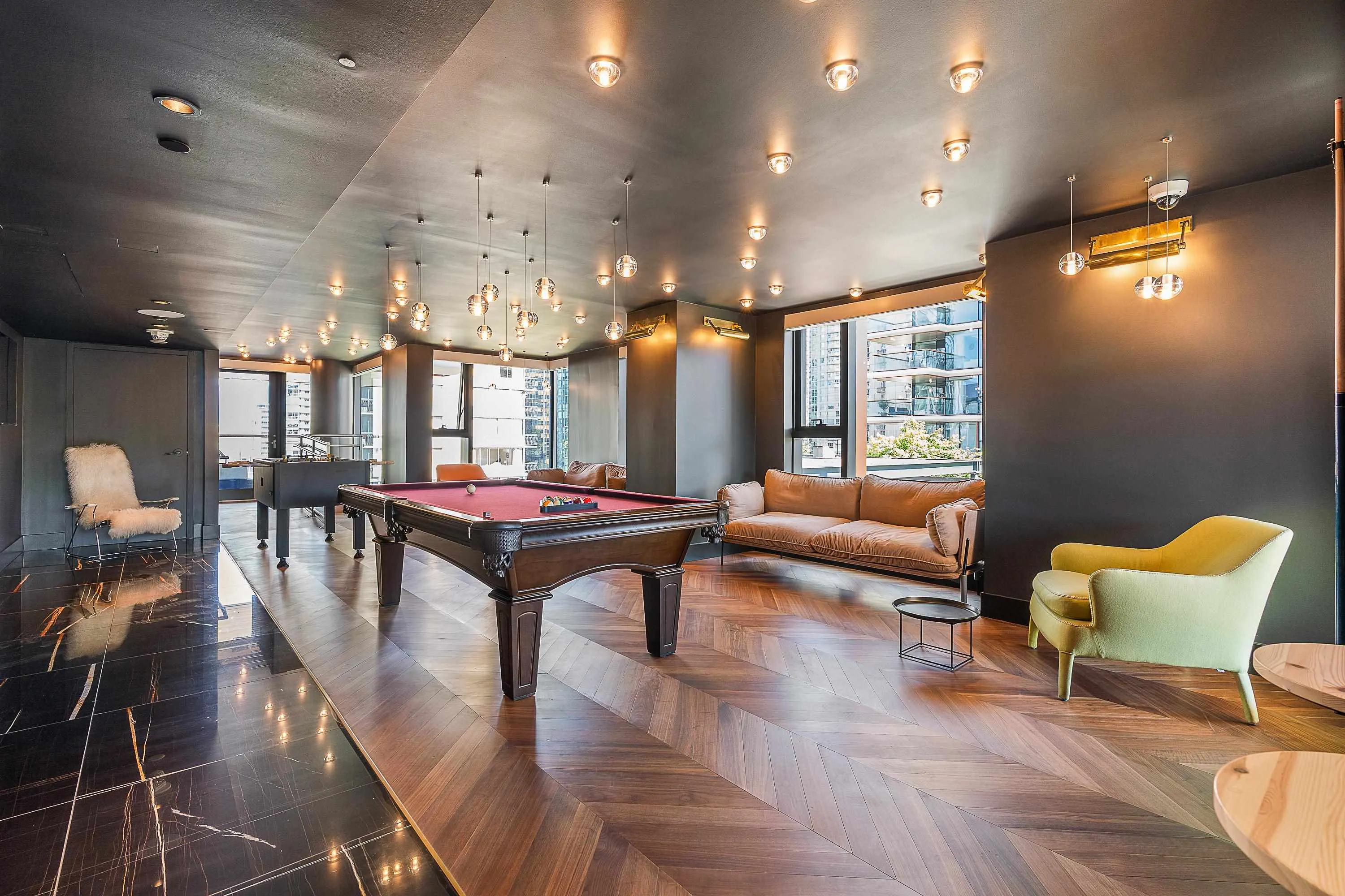 2104 1482 Robson Street