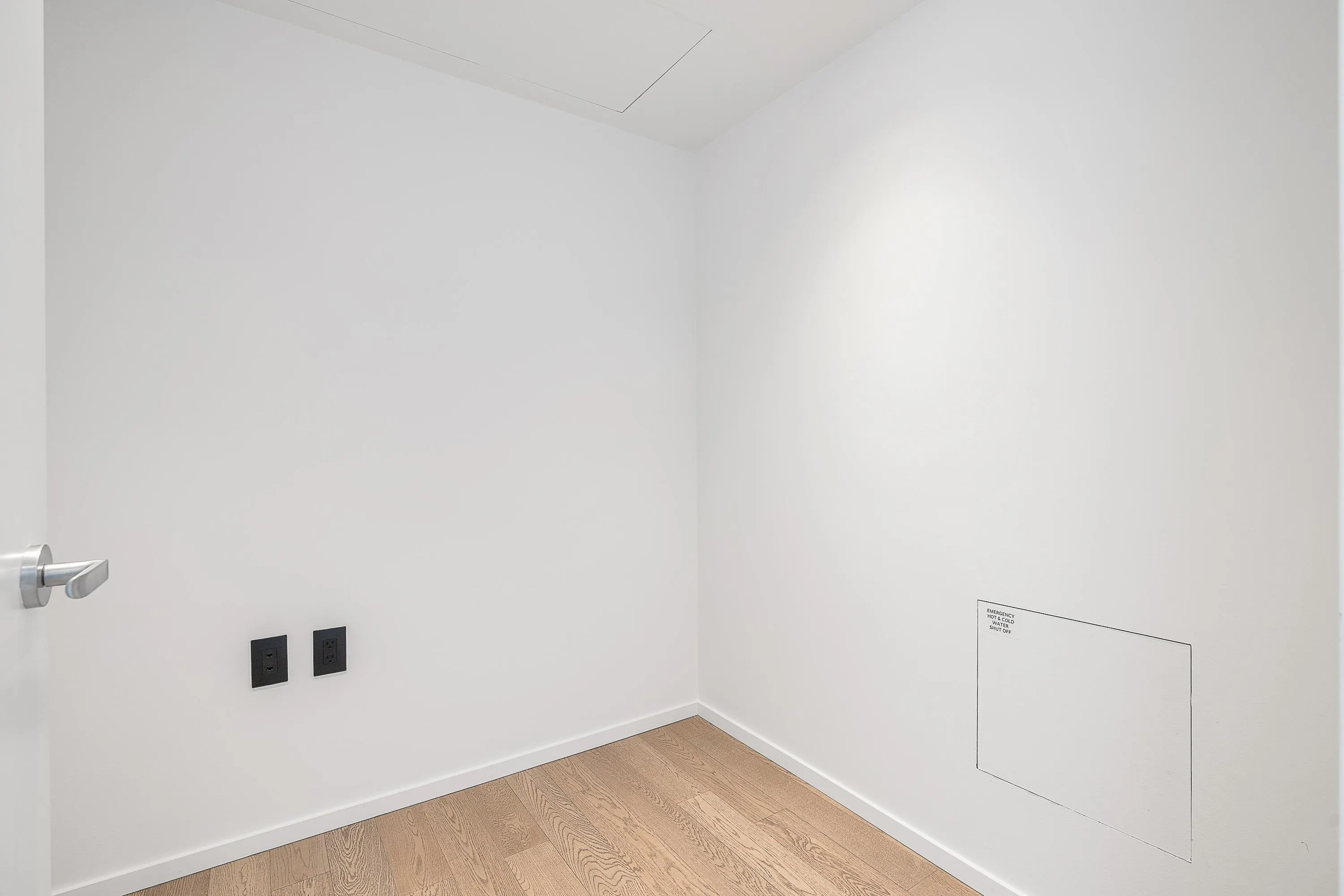 2104 1482 Robson Street