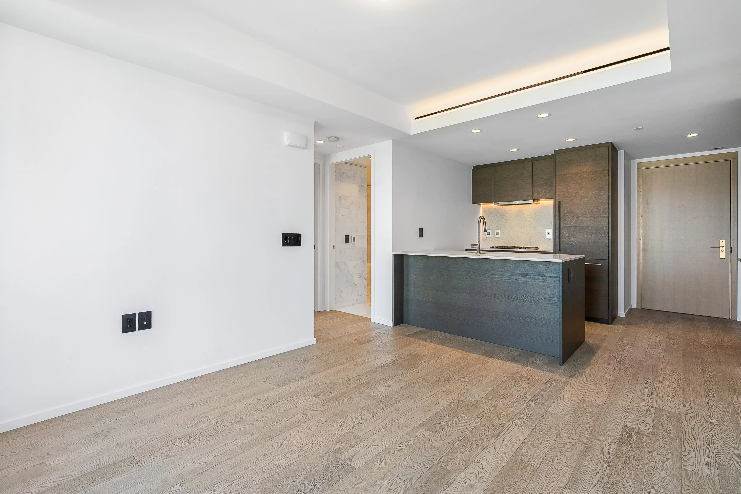 2104 1482 Robson Street