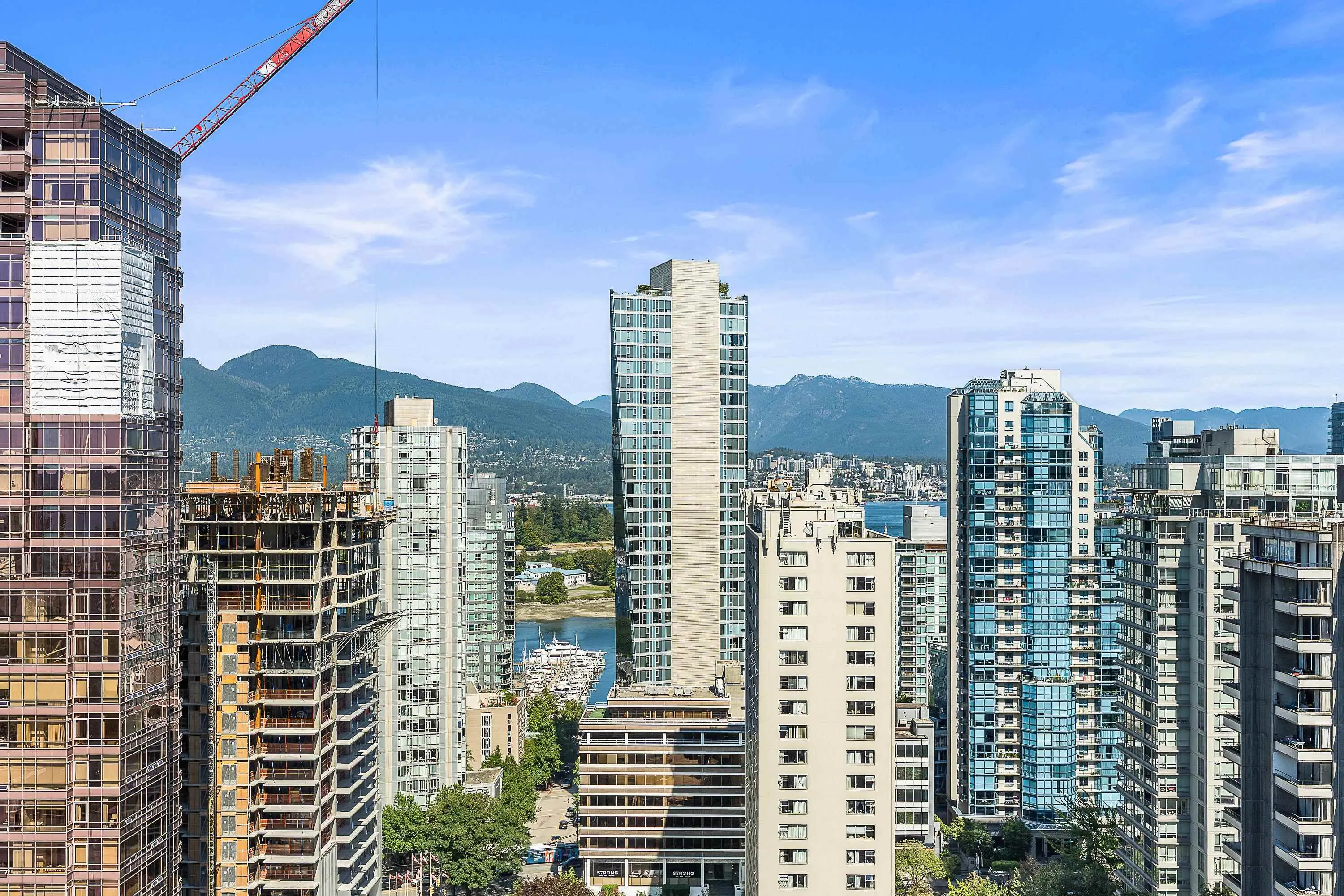 2104 1482 Robson Street