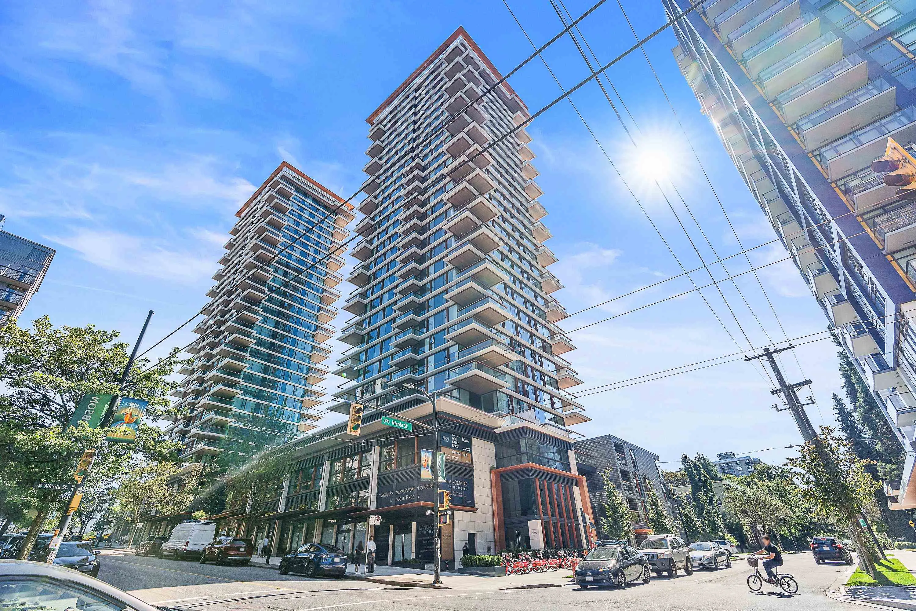 2104 1482 Robson Street
