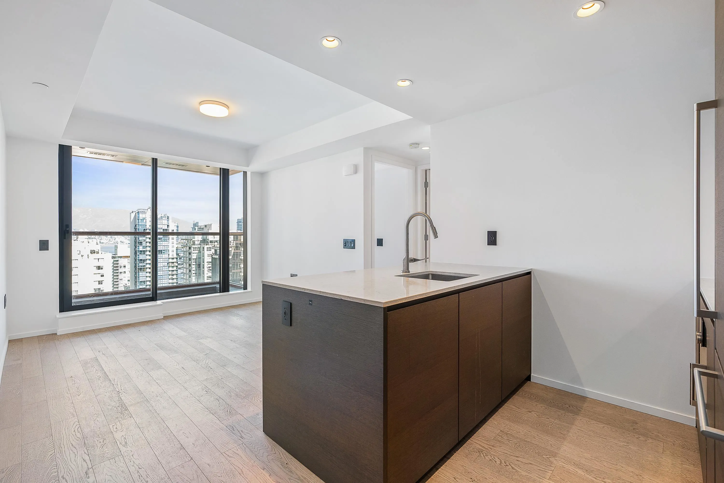 2104 1482 Robson Street