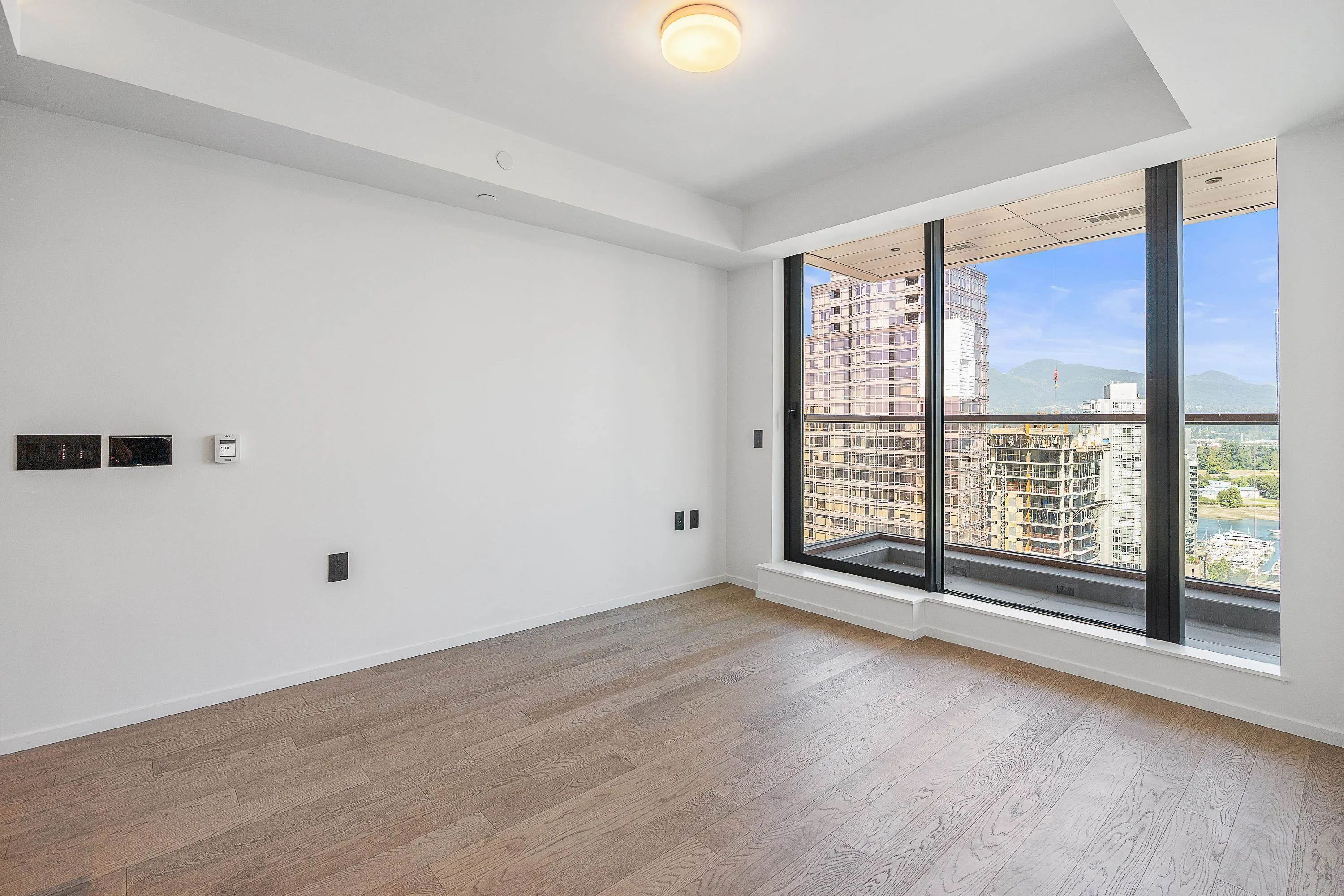2104 1482 Robson Street