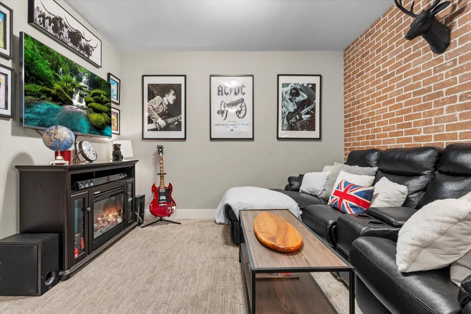 5379 Tyee Lane