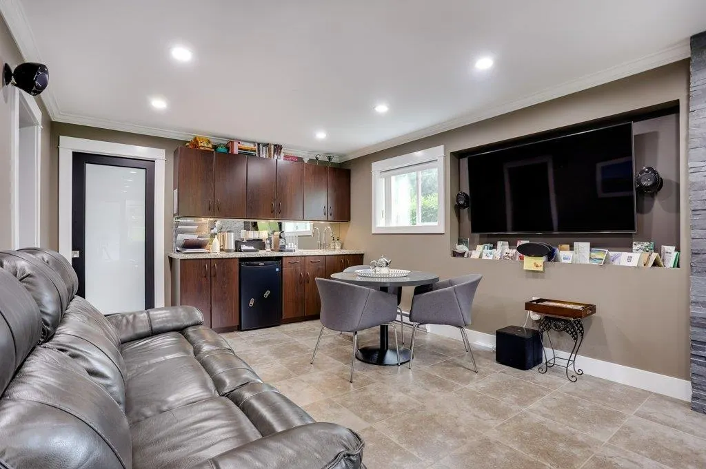 205 E 28th Street