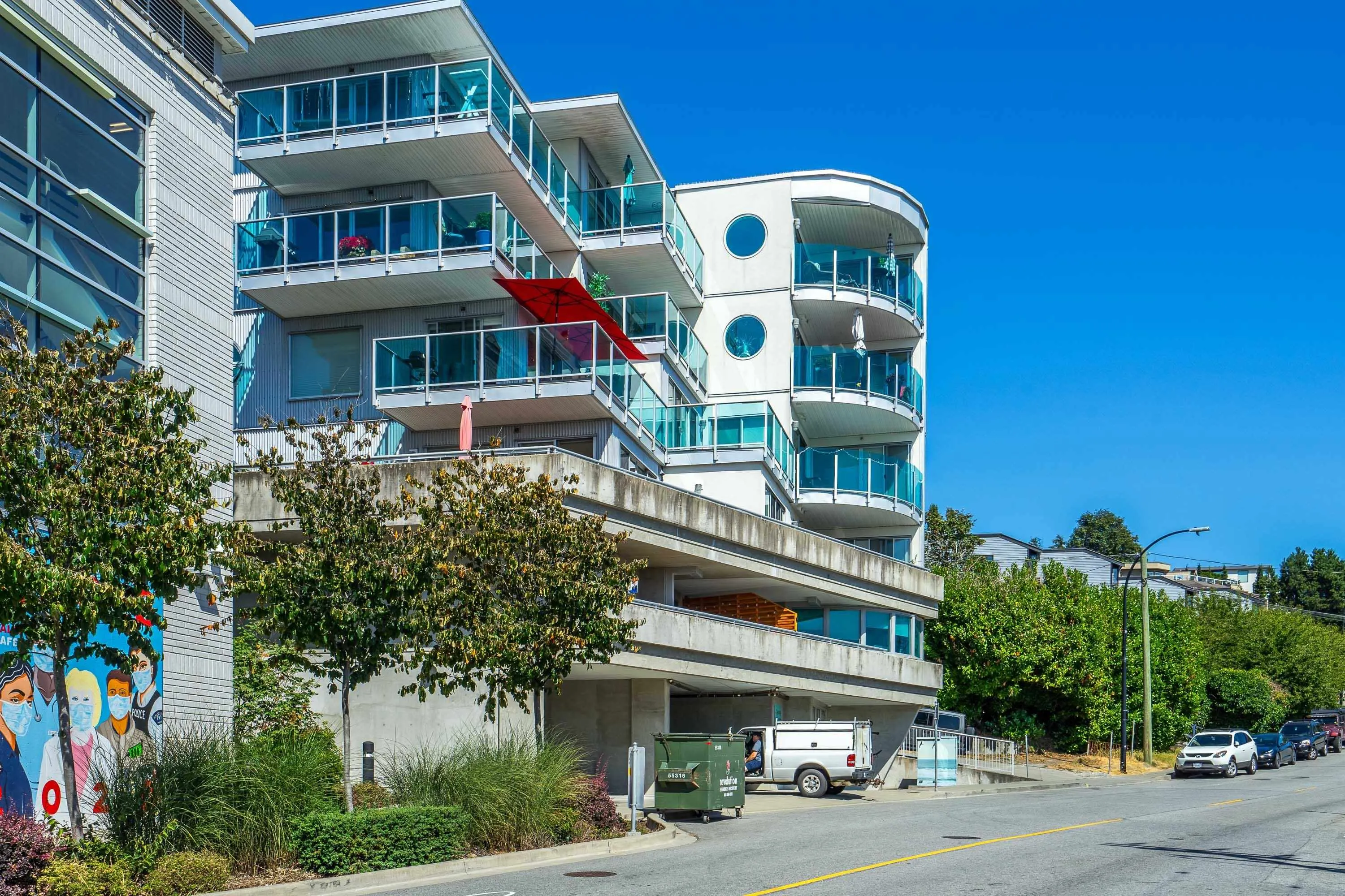 504 14955 Victoria Avenue