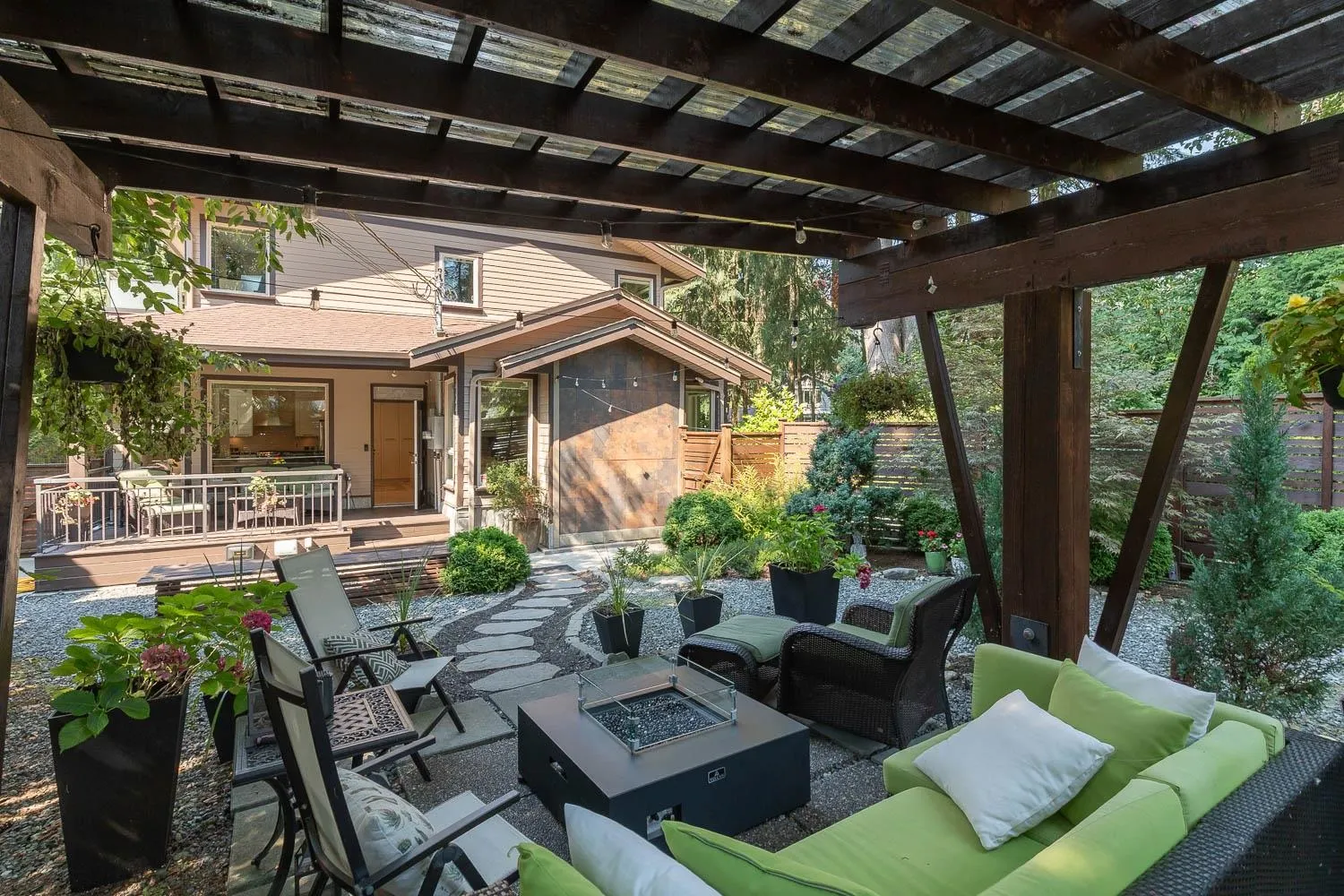 3681 Henderson Avenue