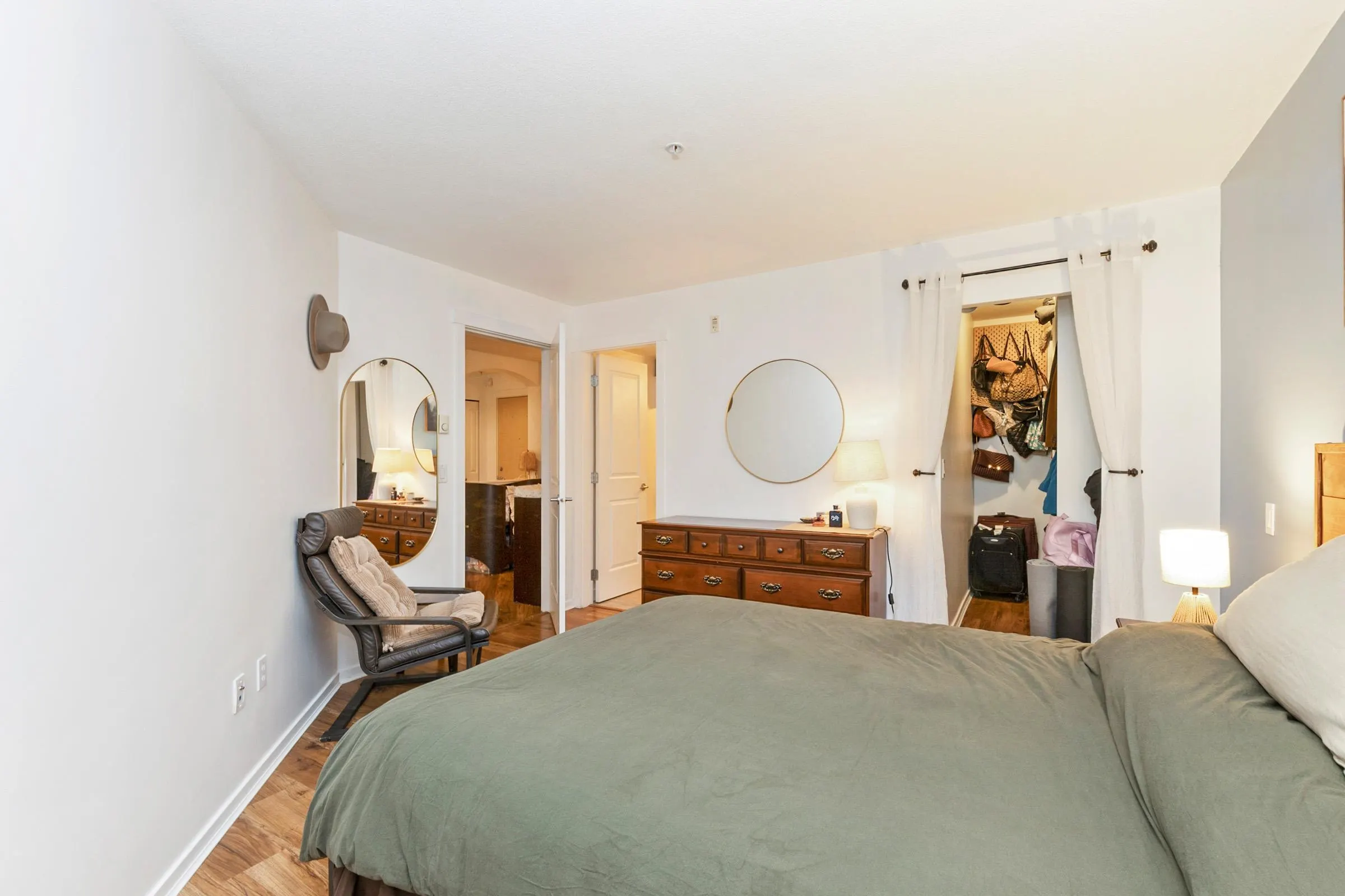 110 400 Klahanie Drive