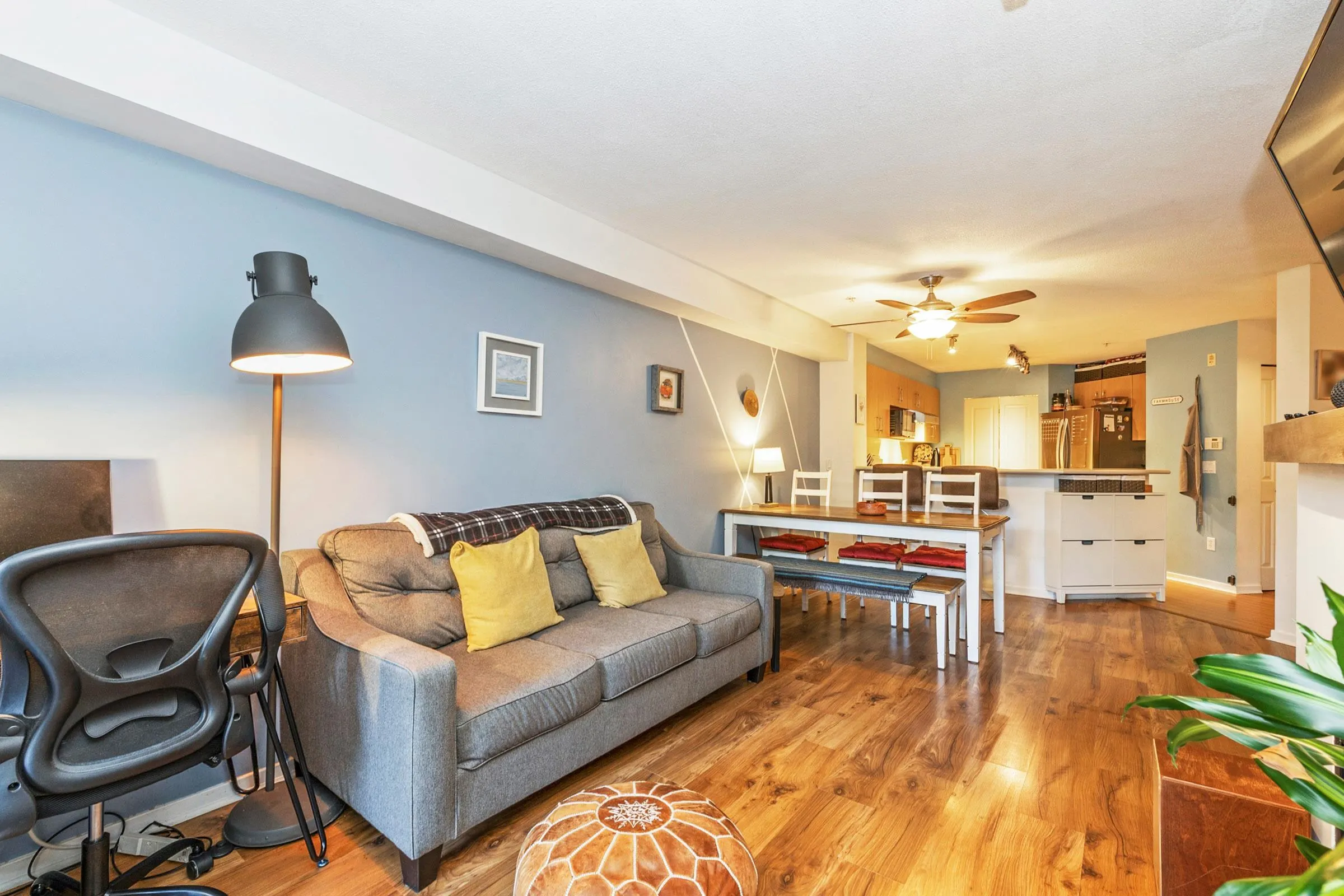 110 400 Klahanie Drive