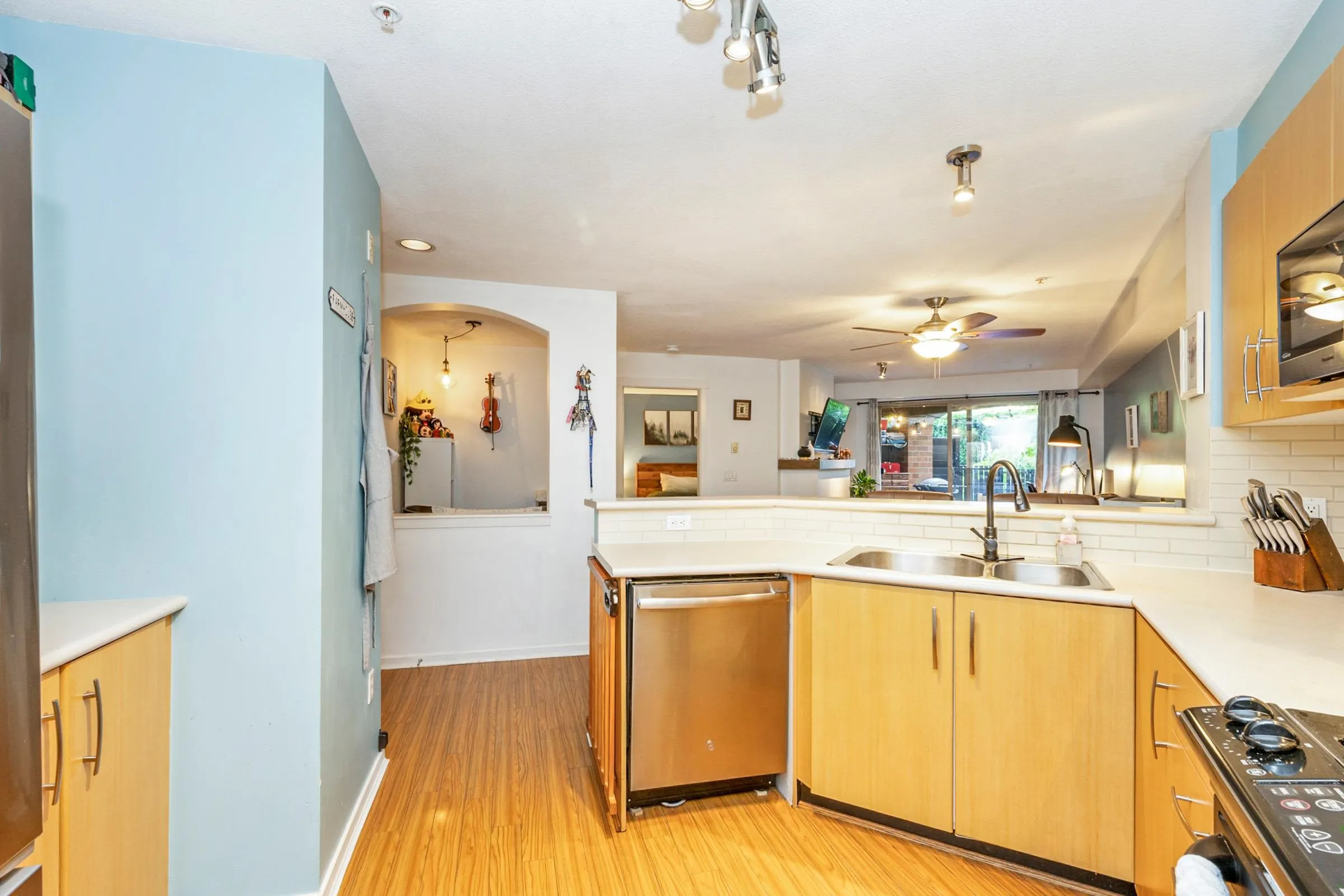 110 400 Klahanie Drive