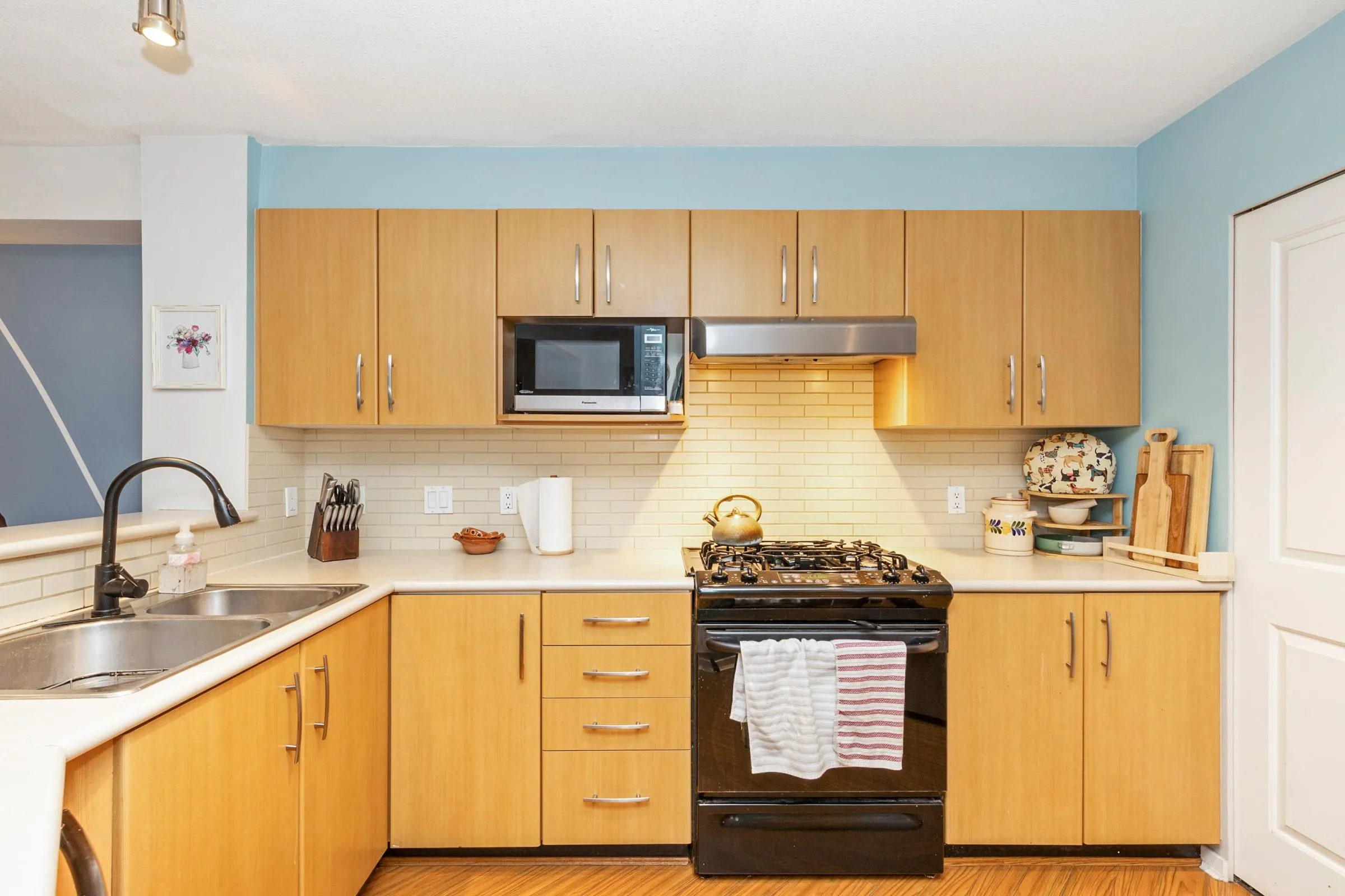 110 400 Klahanie Drive