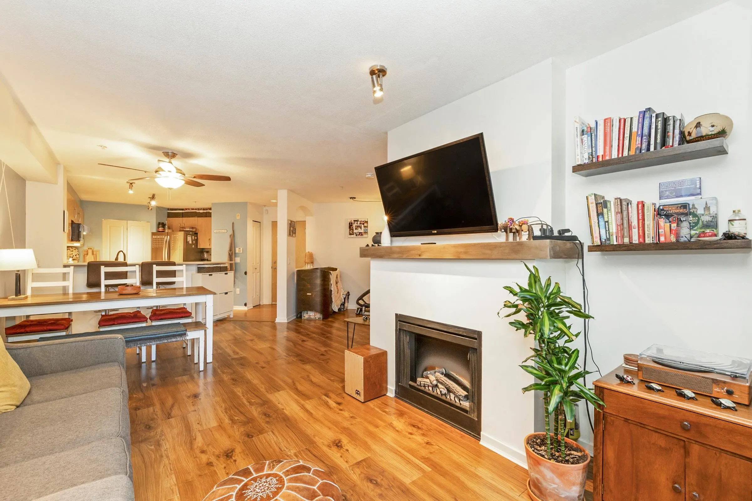 110 400 Klahanie Drive
