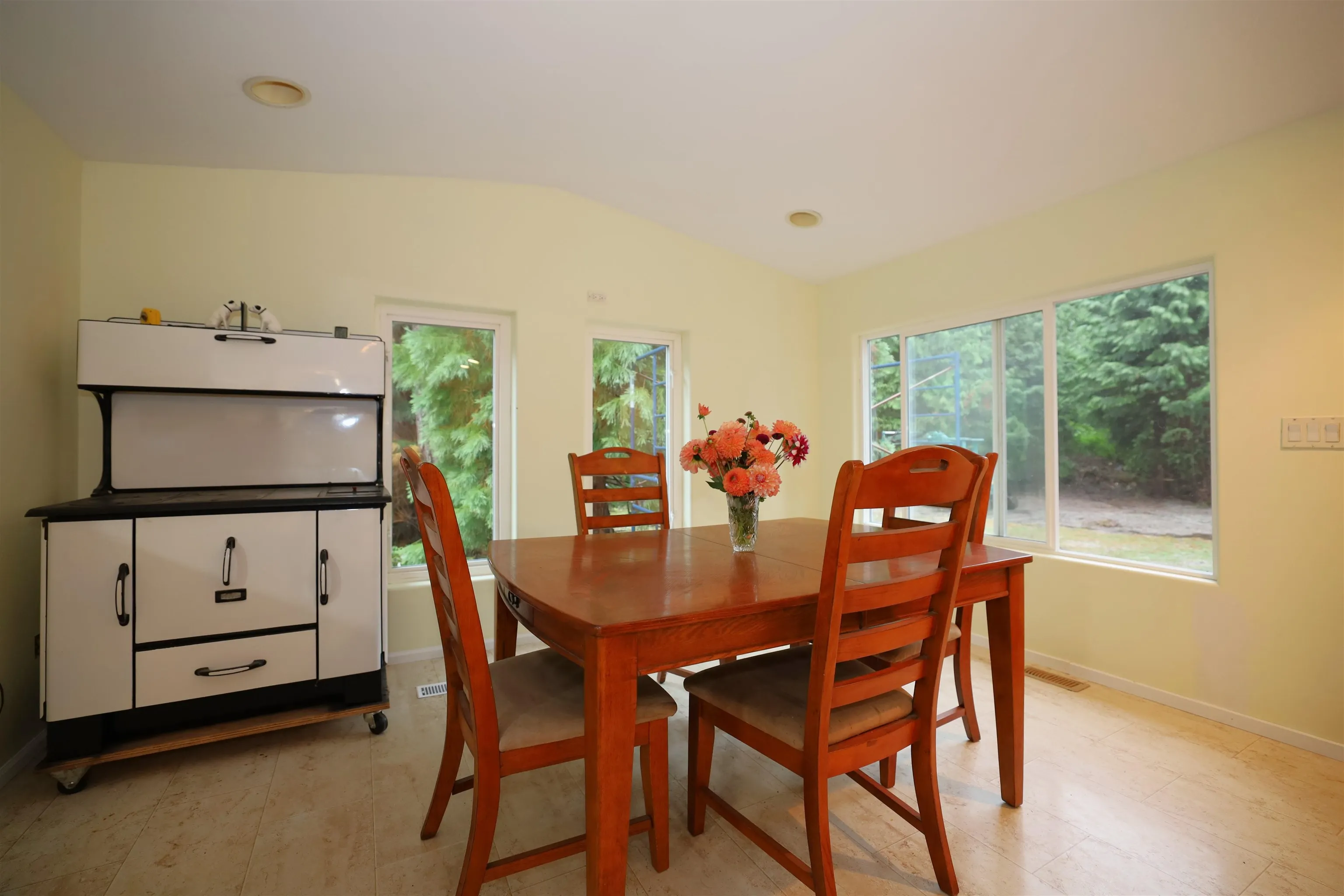 1161 Rosamund Road