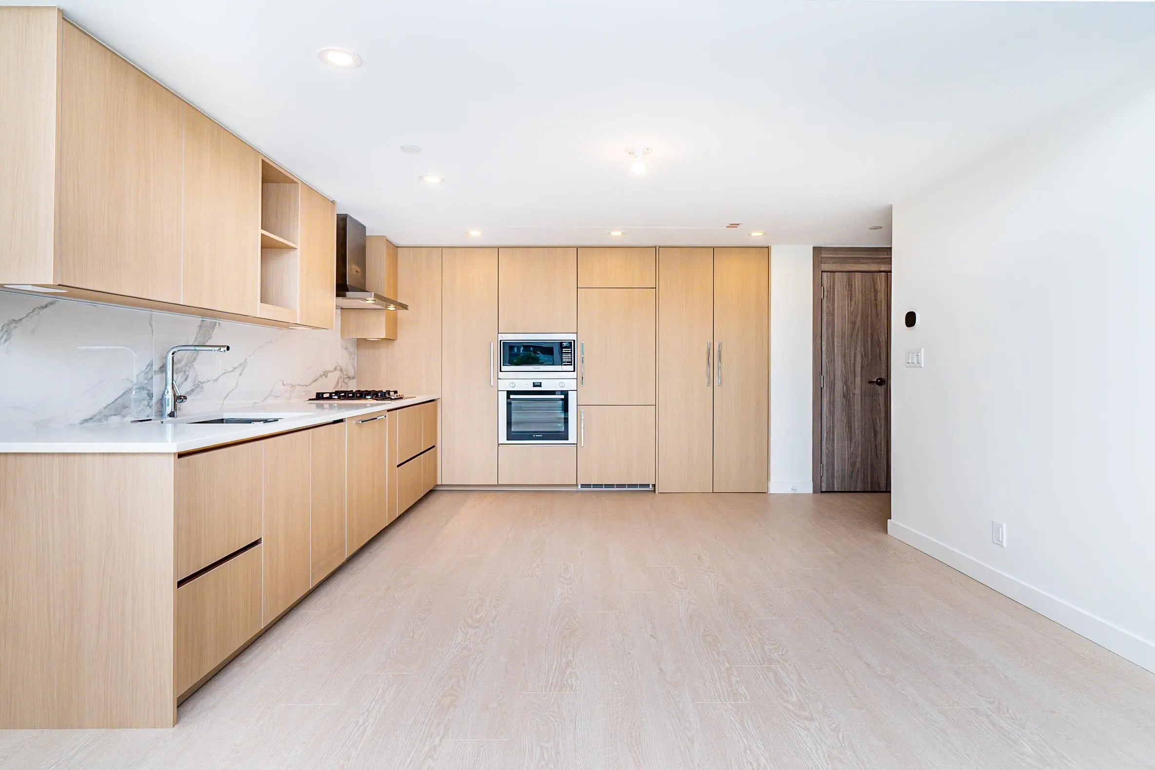 611 13778 100 Avenue