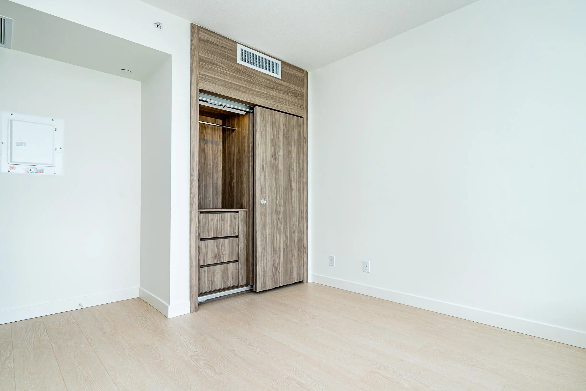 611 13778 100 Avenue