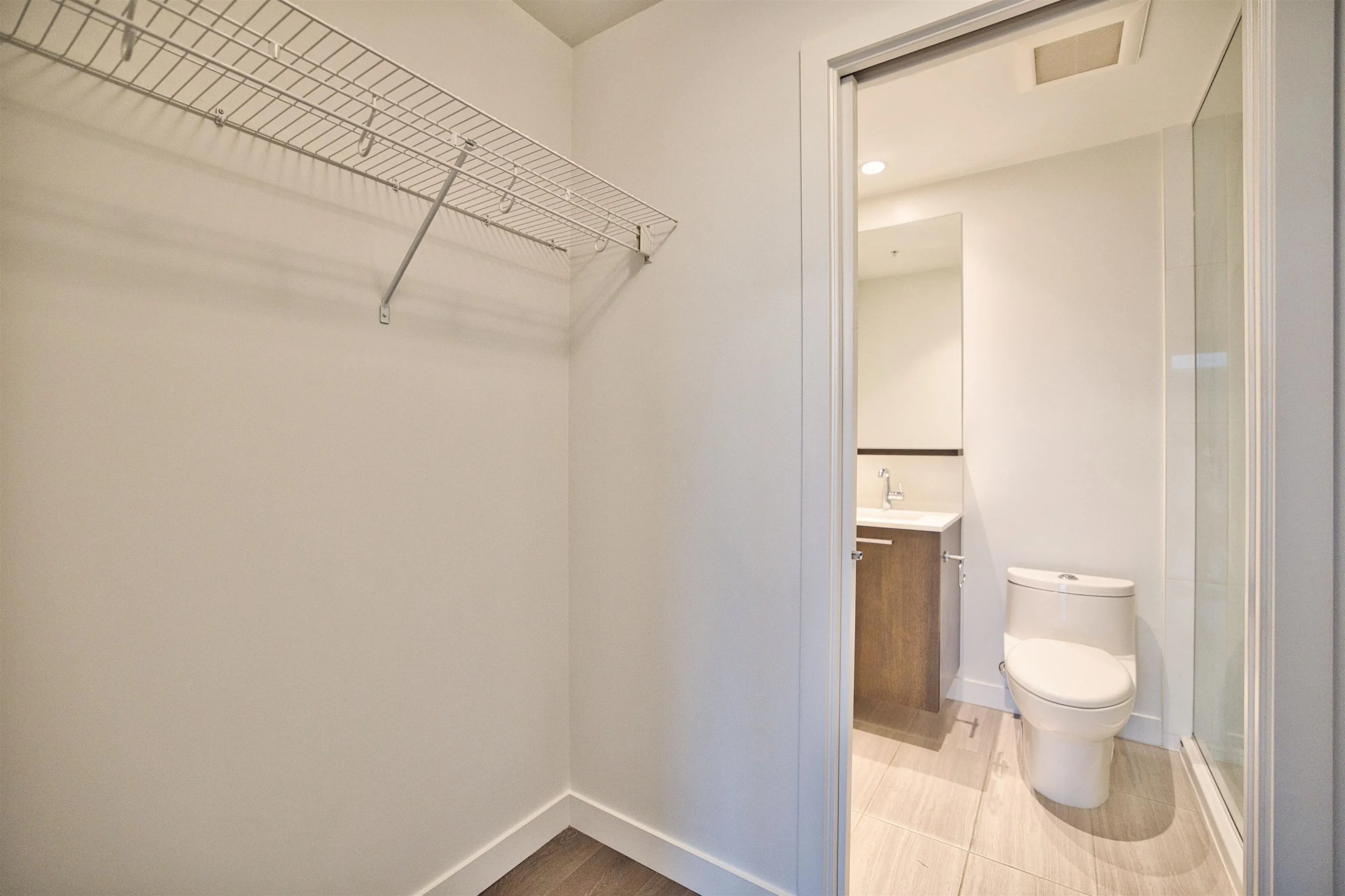 1604 567 Clarke Road