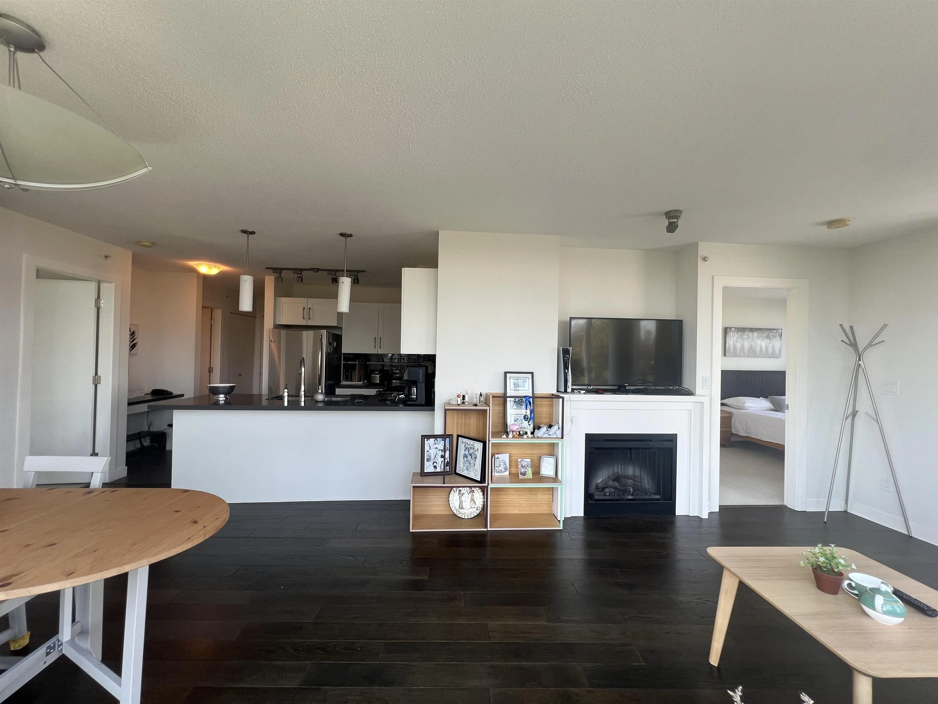 1207 7090 Edmonds Street