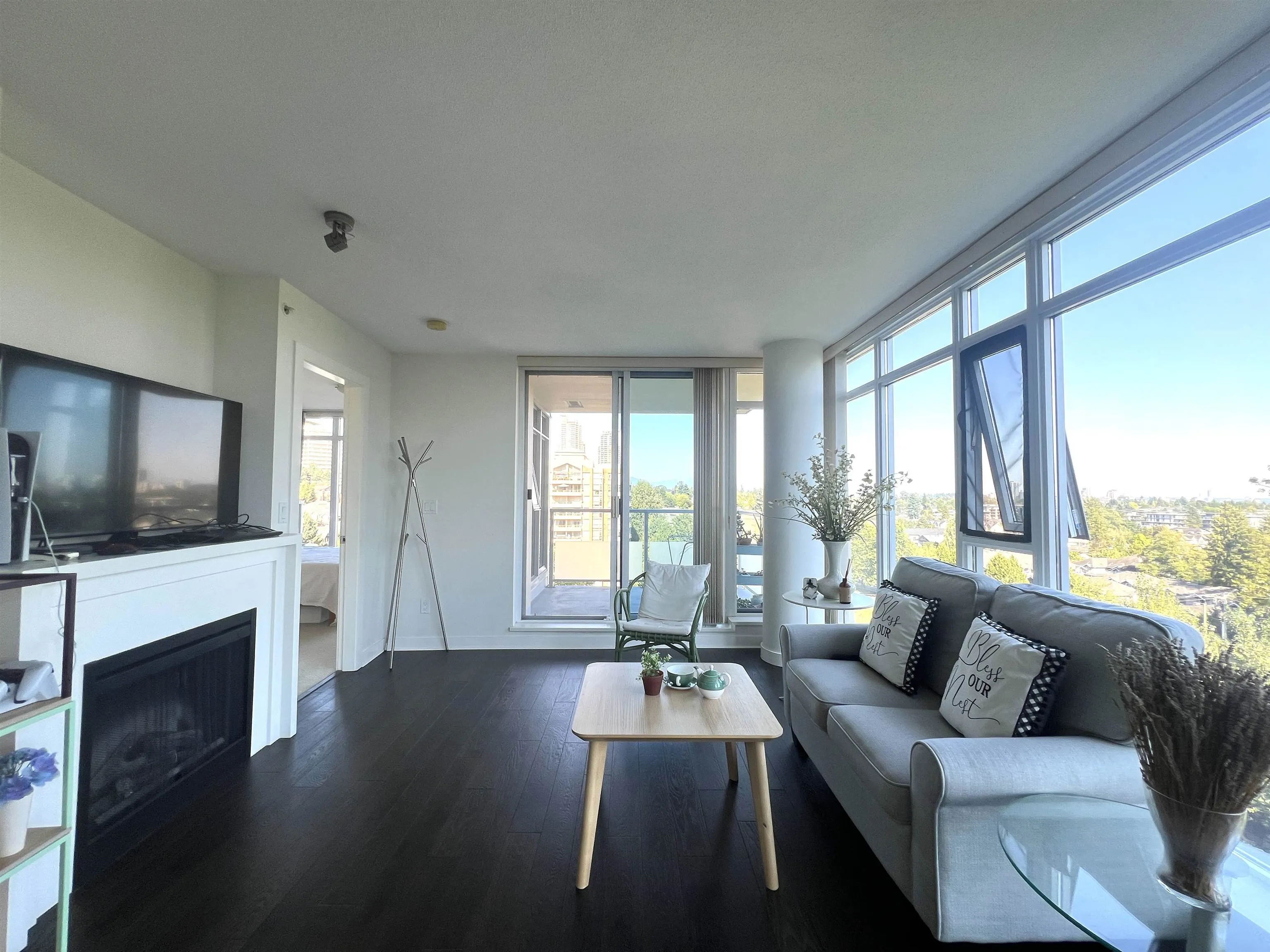 1207 7090 Edmonds Street