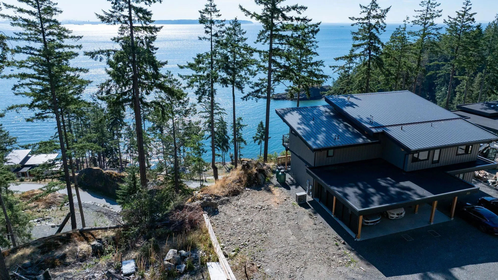 747 Seymour Bay