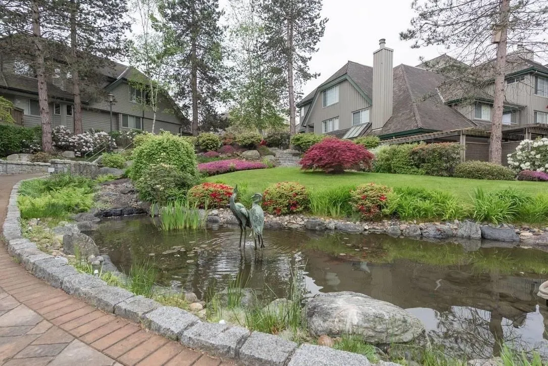3 3980 Canada Way