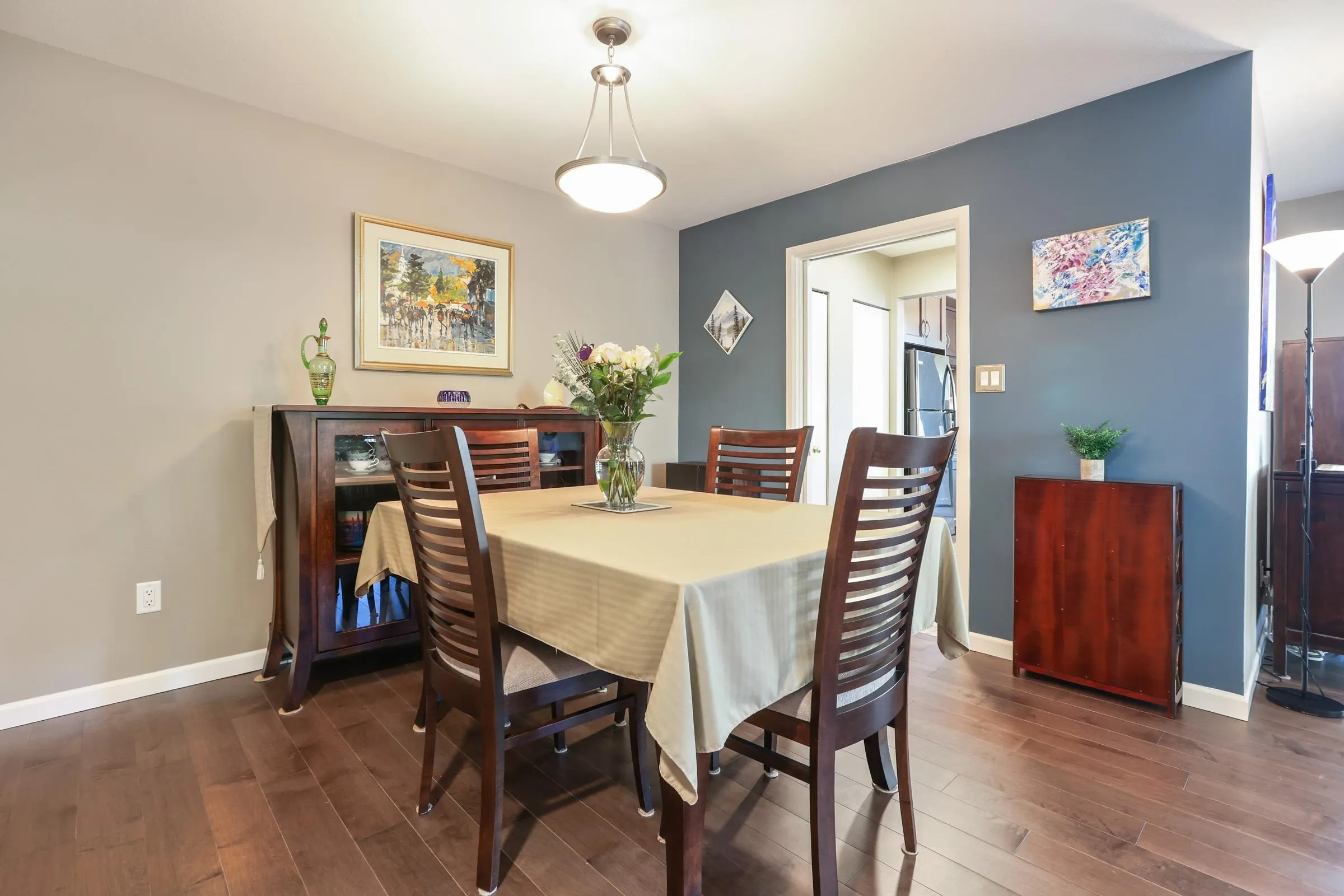 3 3980 Canada Way