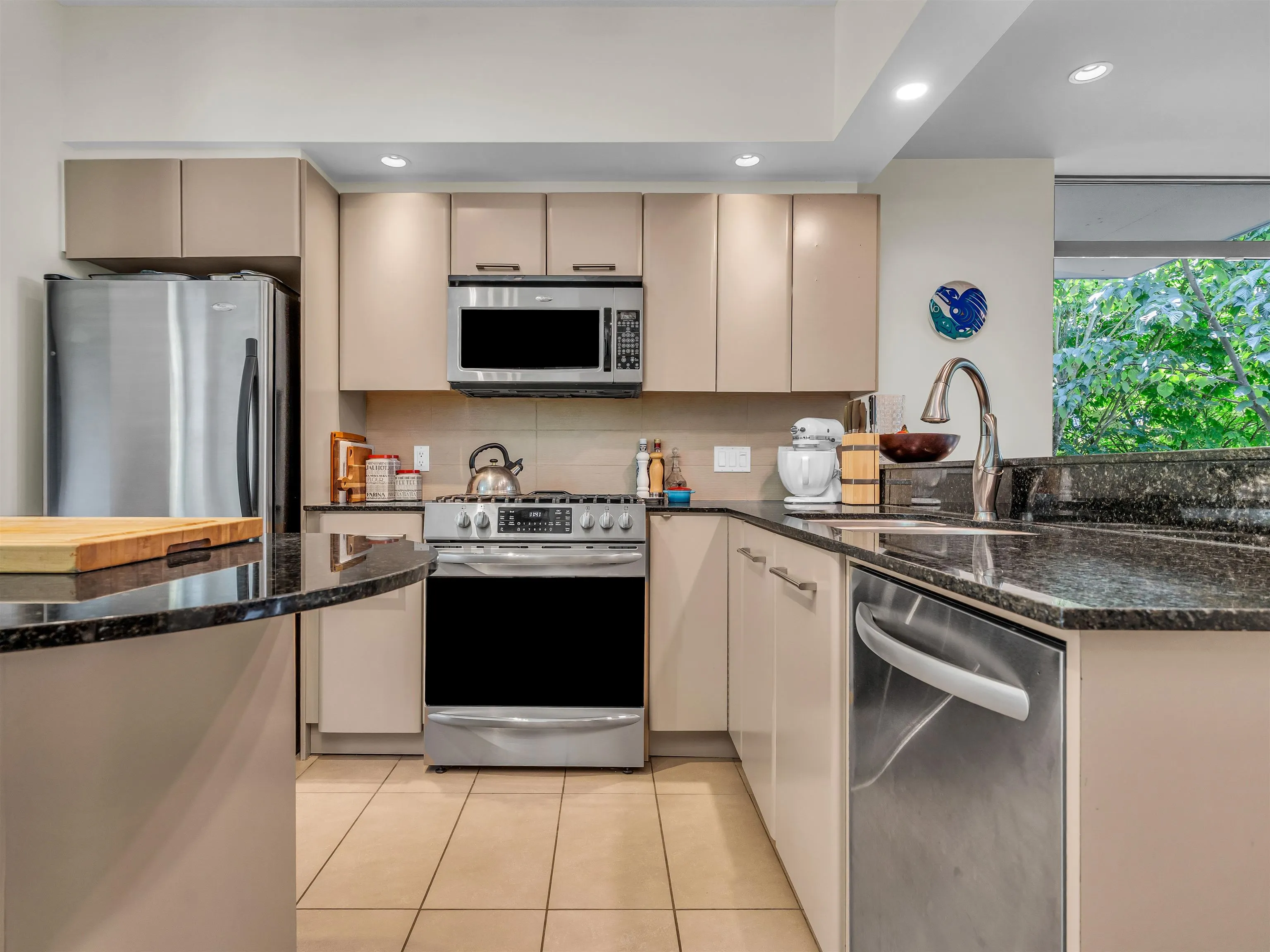 180 W 6th Street