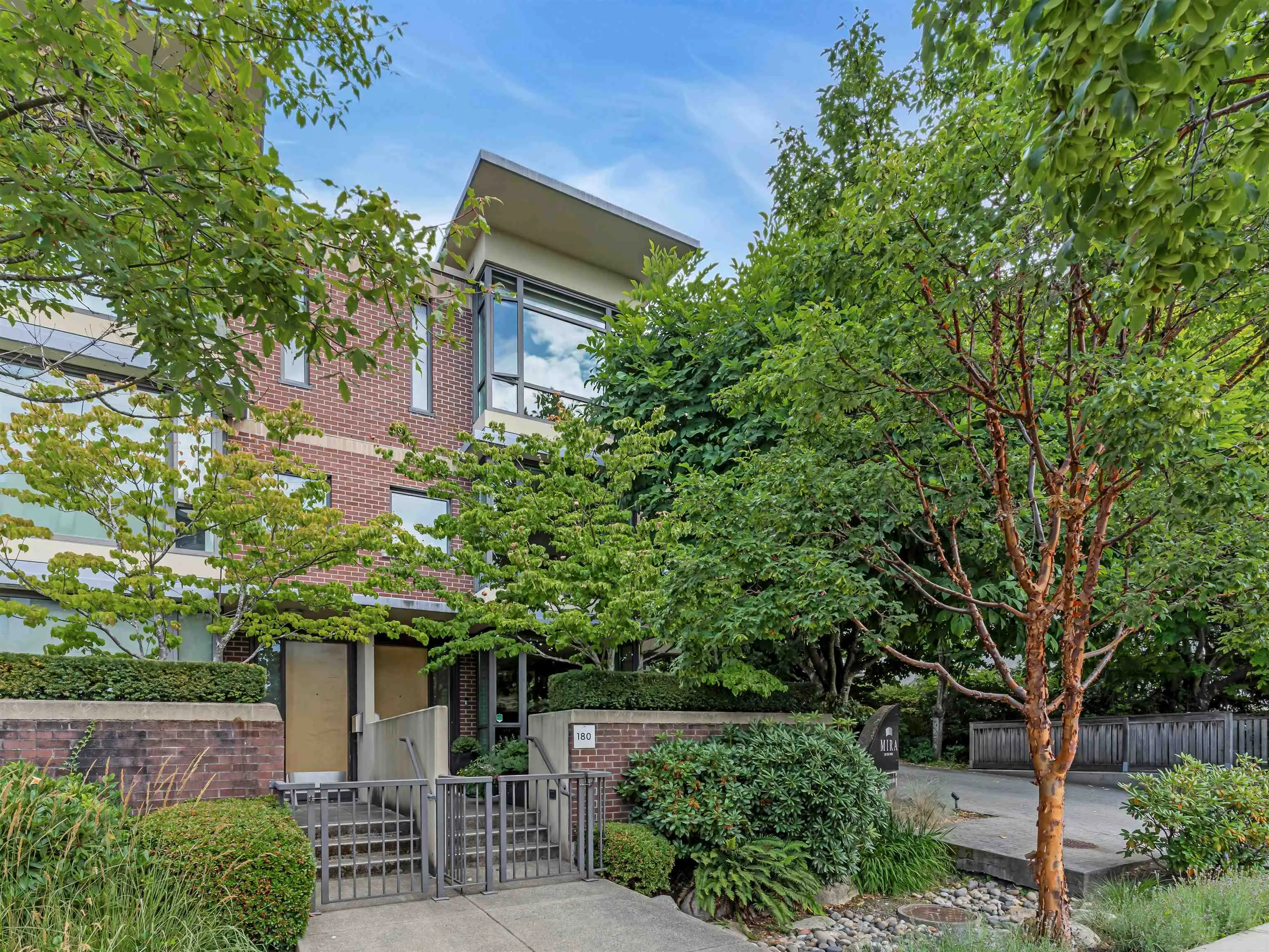 180 W 6th Street
