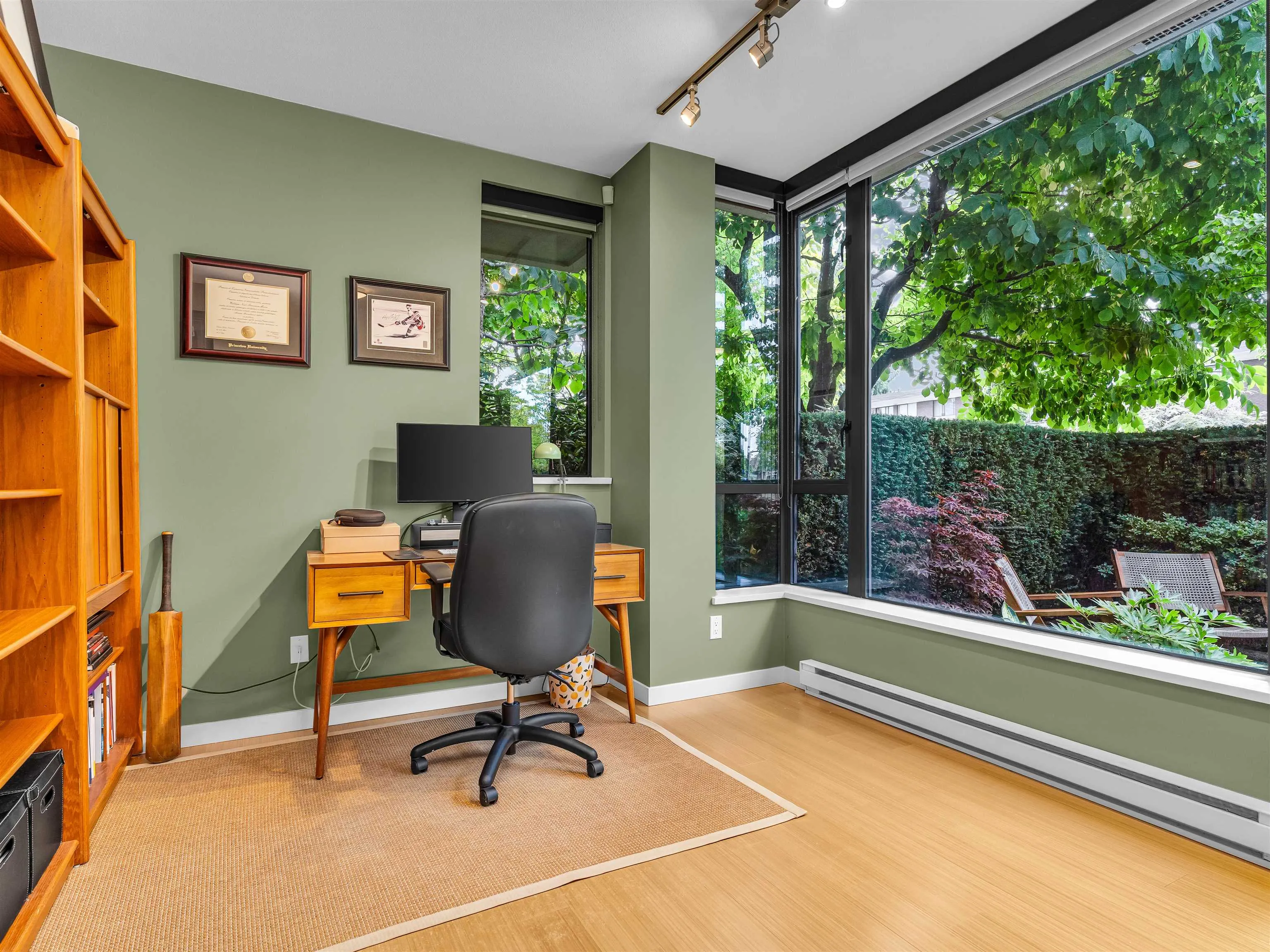 180 W 6th Street