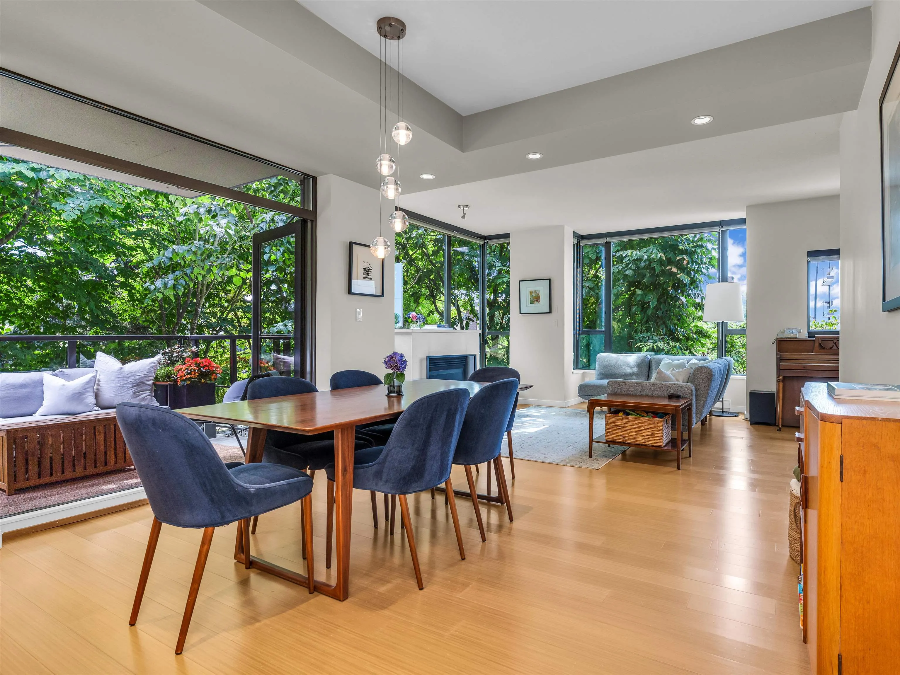 180 W 6th Street