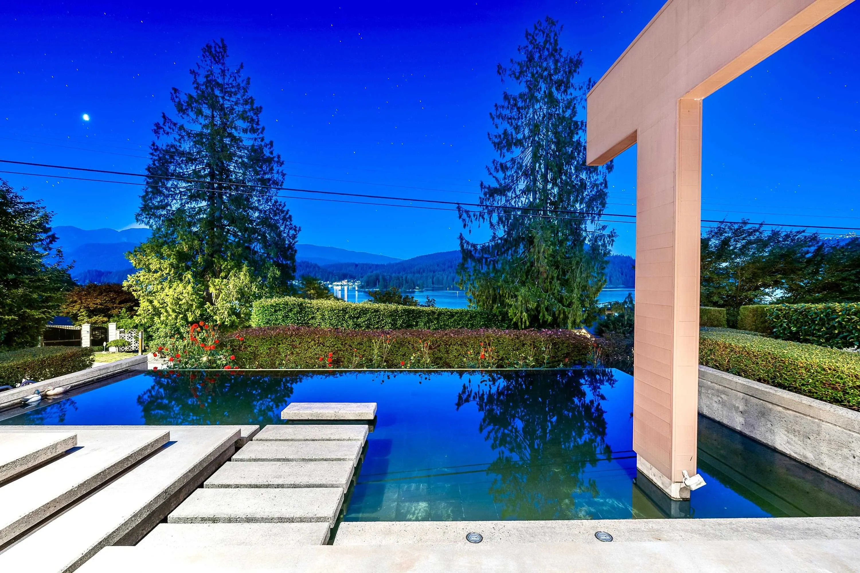 687 Beachview Drive