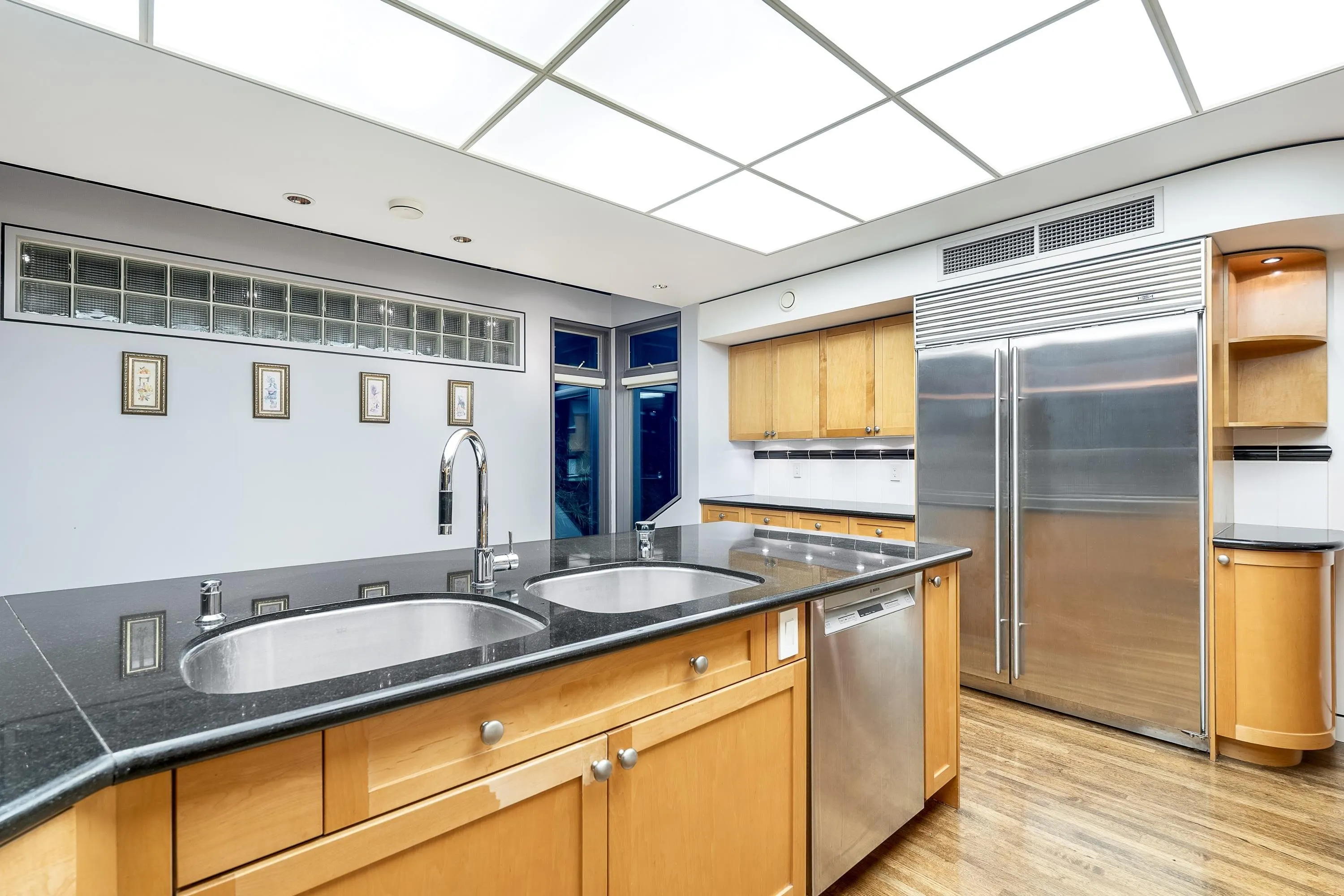687 Beachview Drive