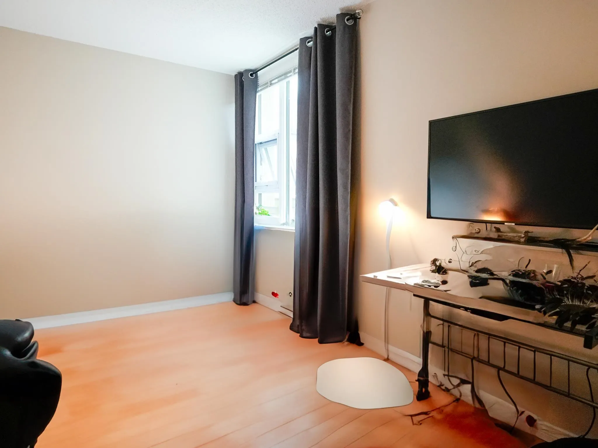 101 1845 Robson Street