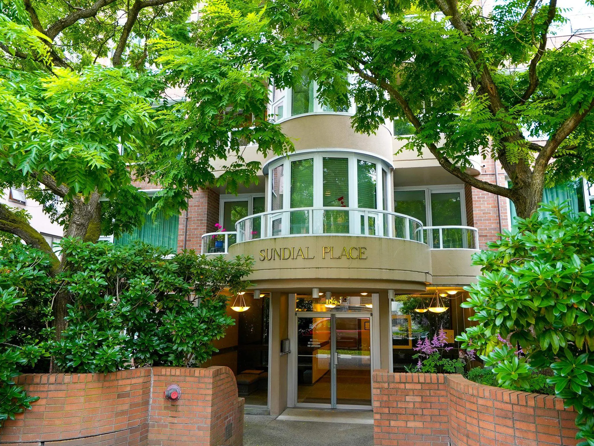 101 1845 Robson Street