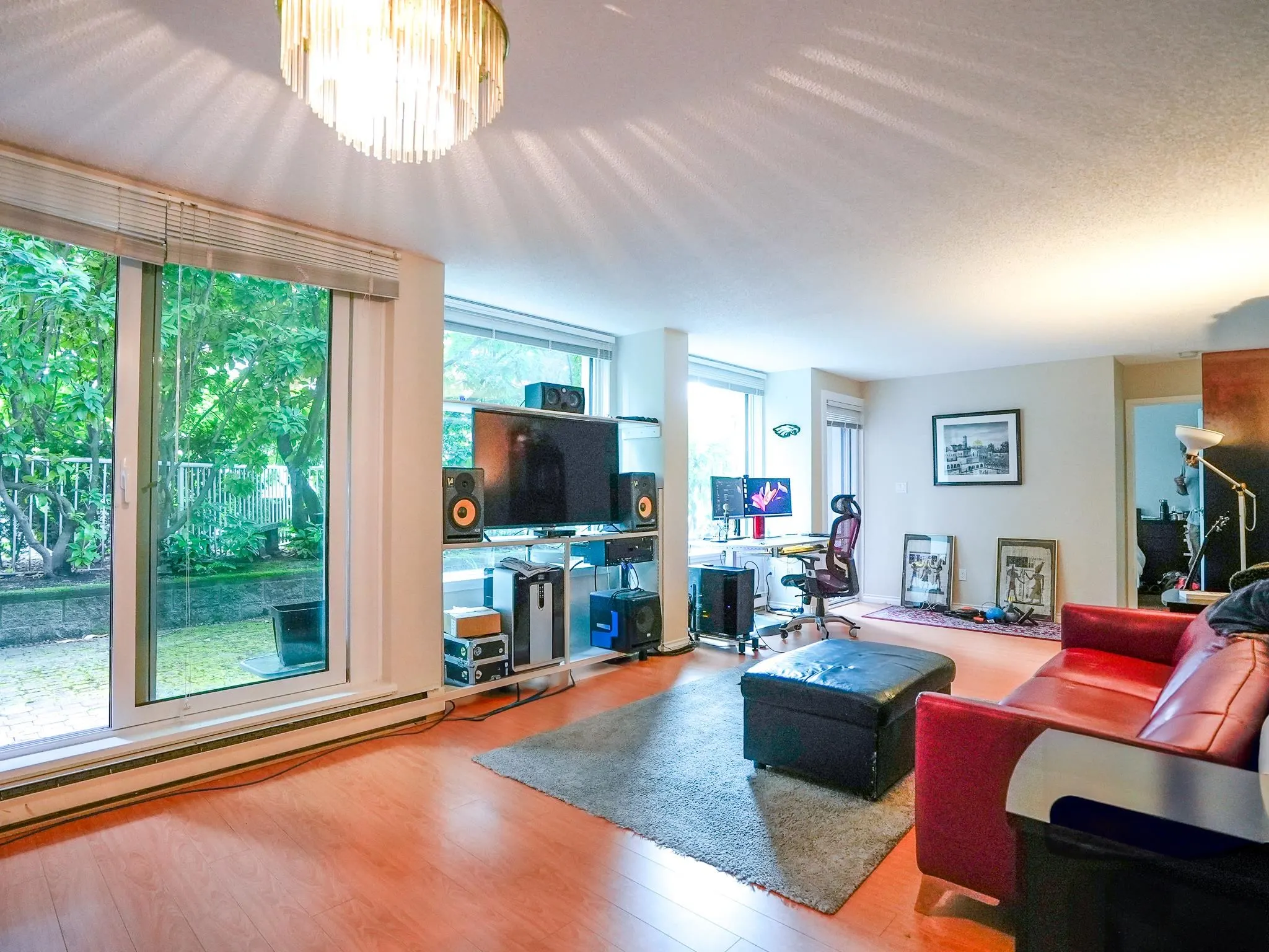 101 1845 Robson Street